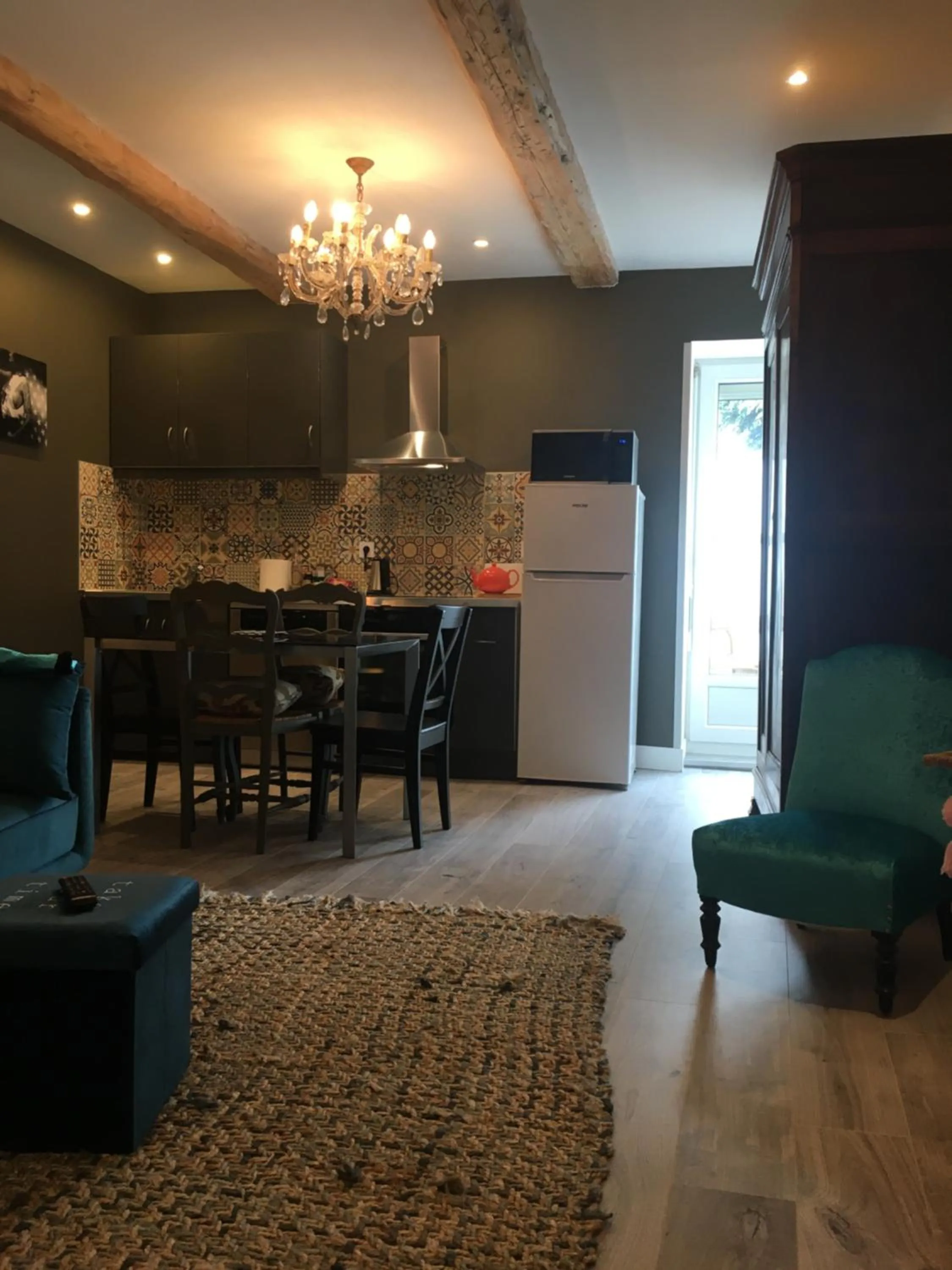 Kitchen or kitchenette in Logis Hôtel Le Glacier