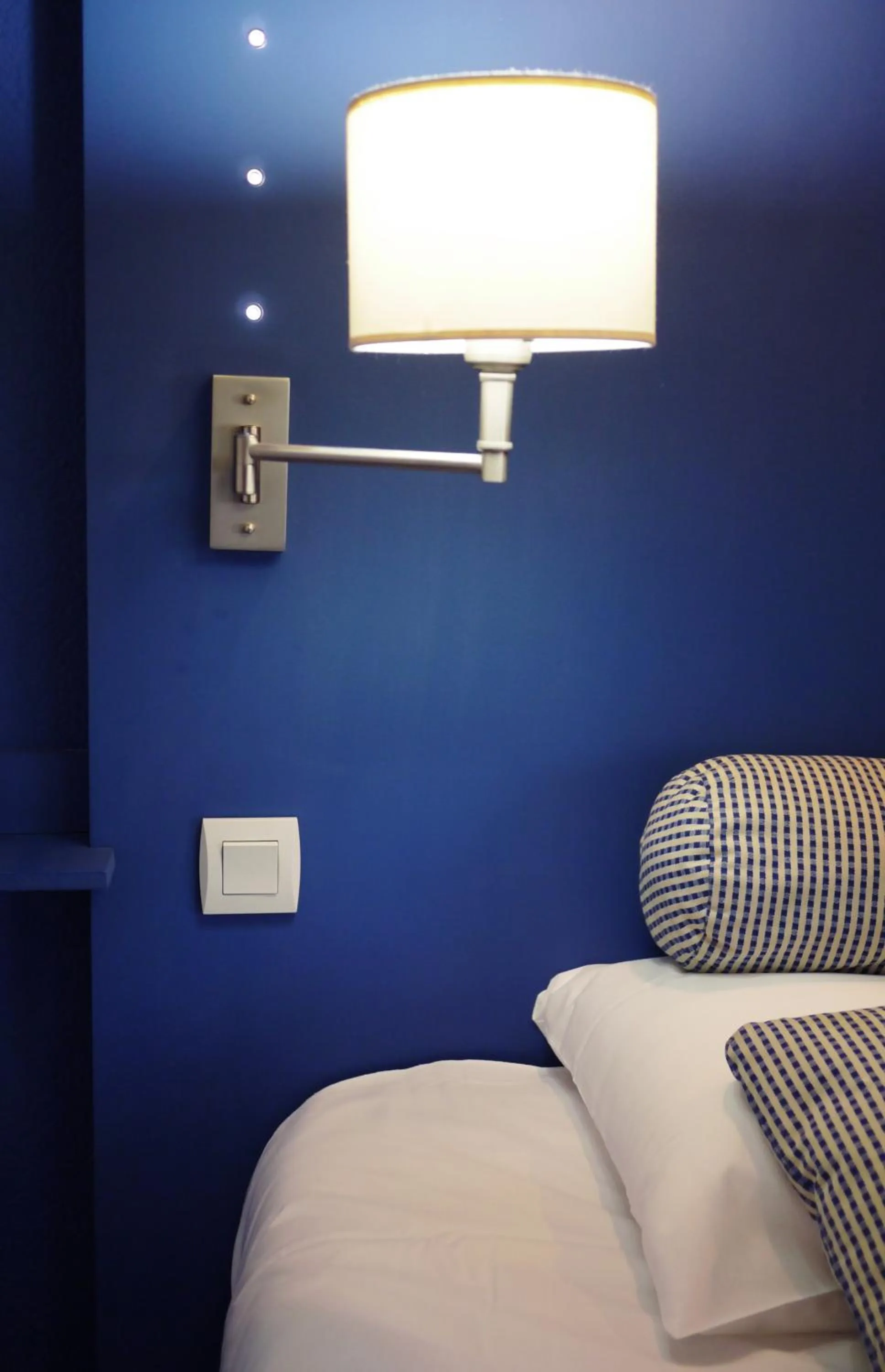 Decorative detail, Bed in Logis Hôtel Le Glacier