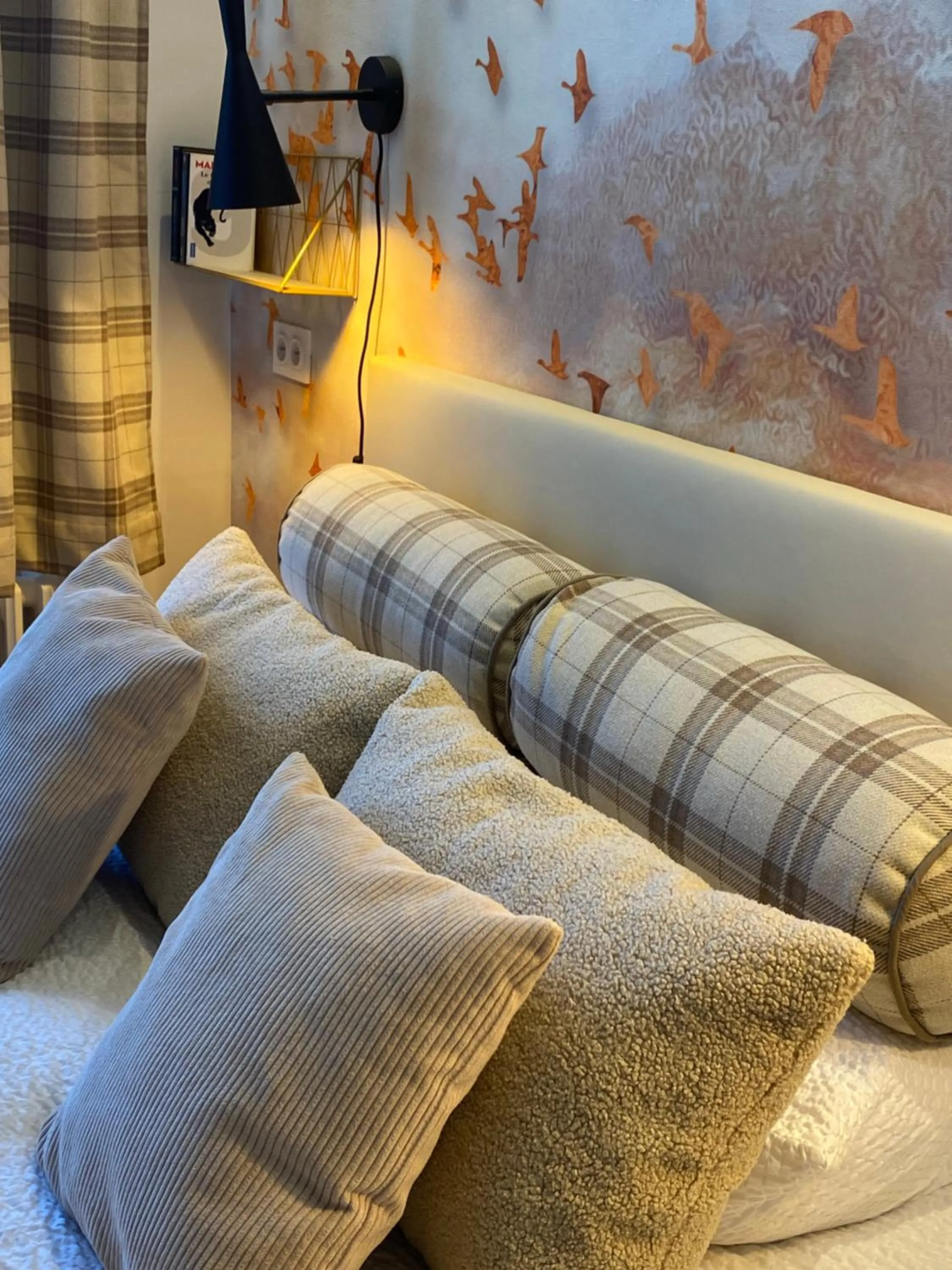 Decorative detail, Bed in Logis Hôtel Le Glacier