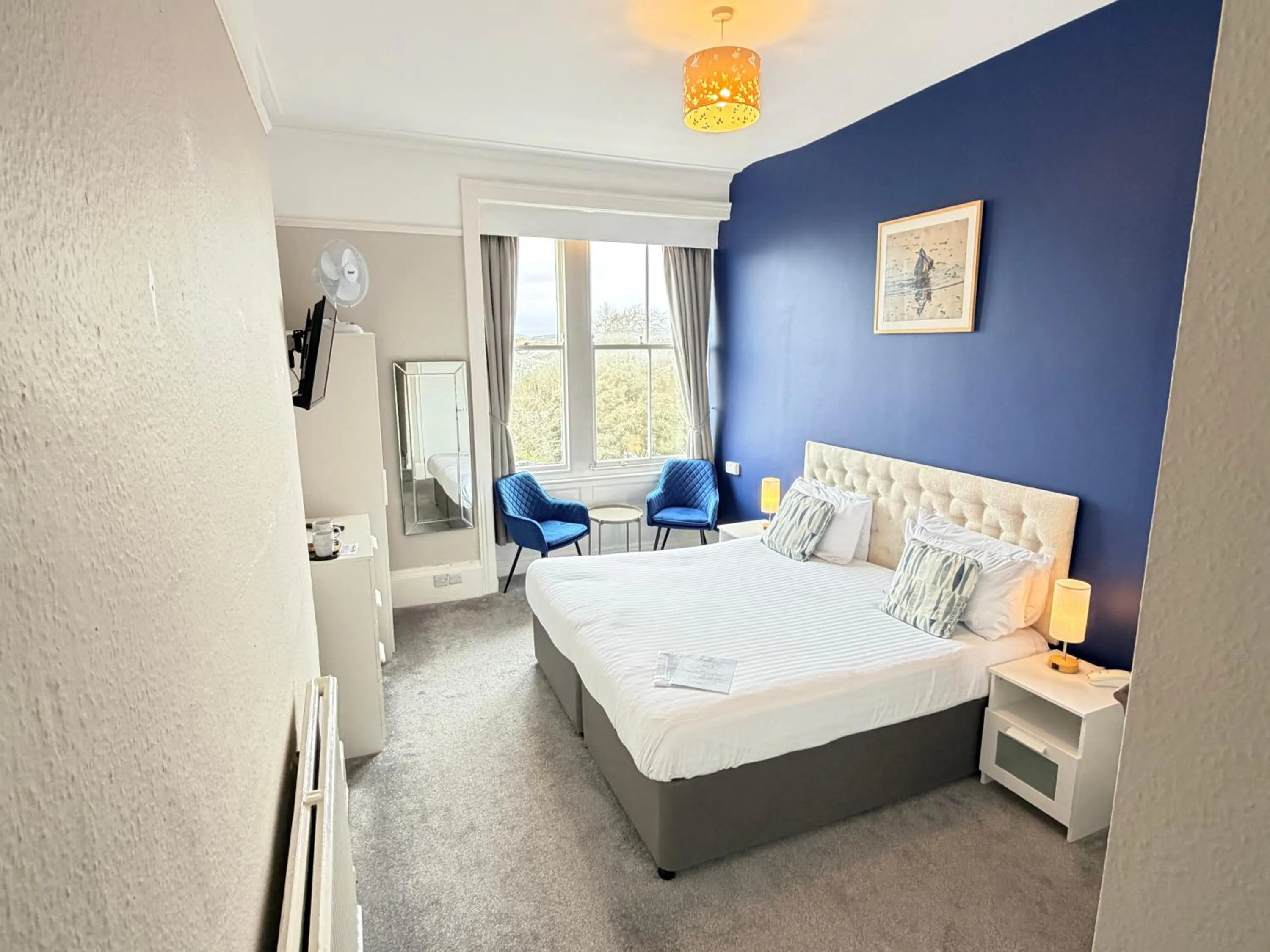 TV and multimedia, Bed in Manor Hotel