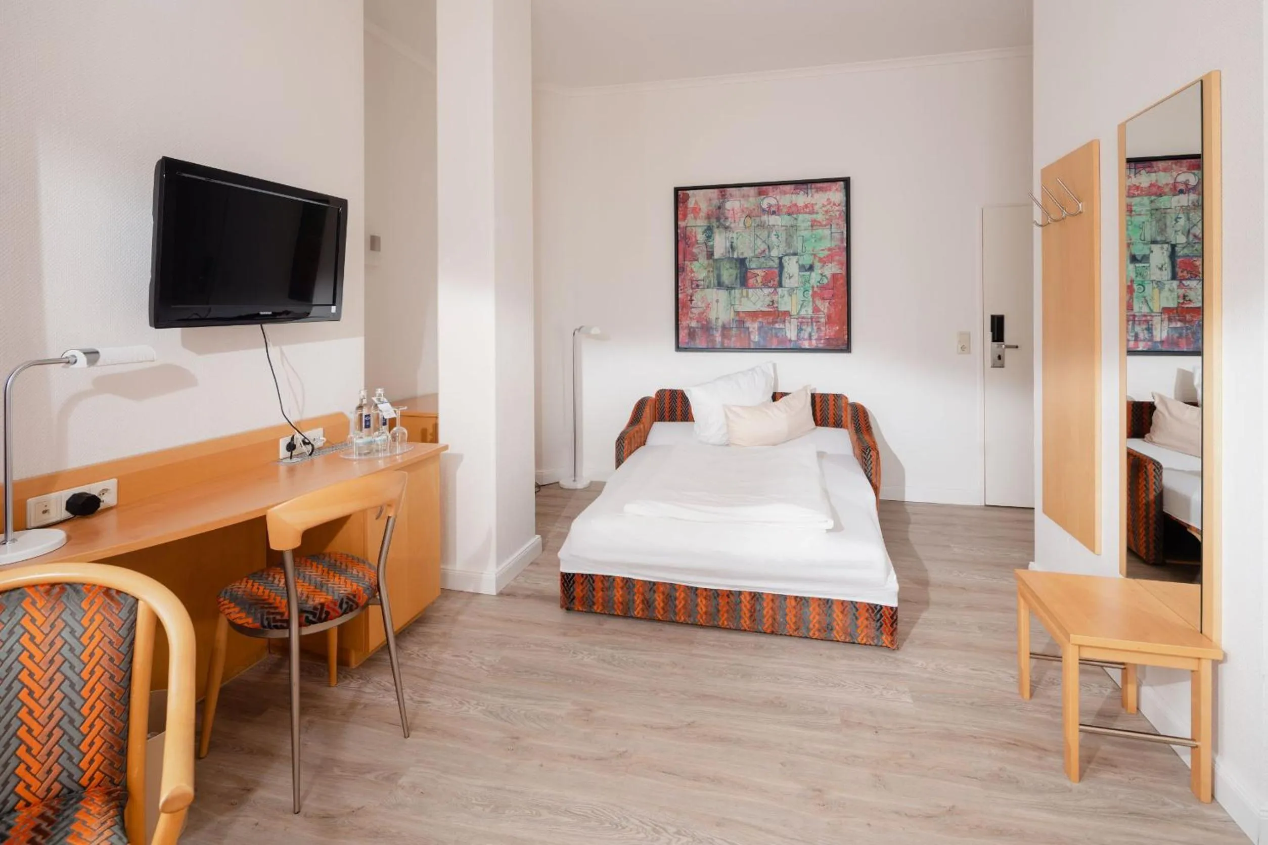 Photo of the whole room, Bed in Hotel Künstlerhaus