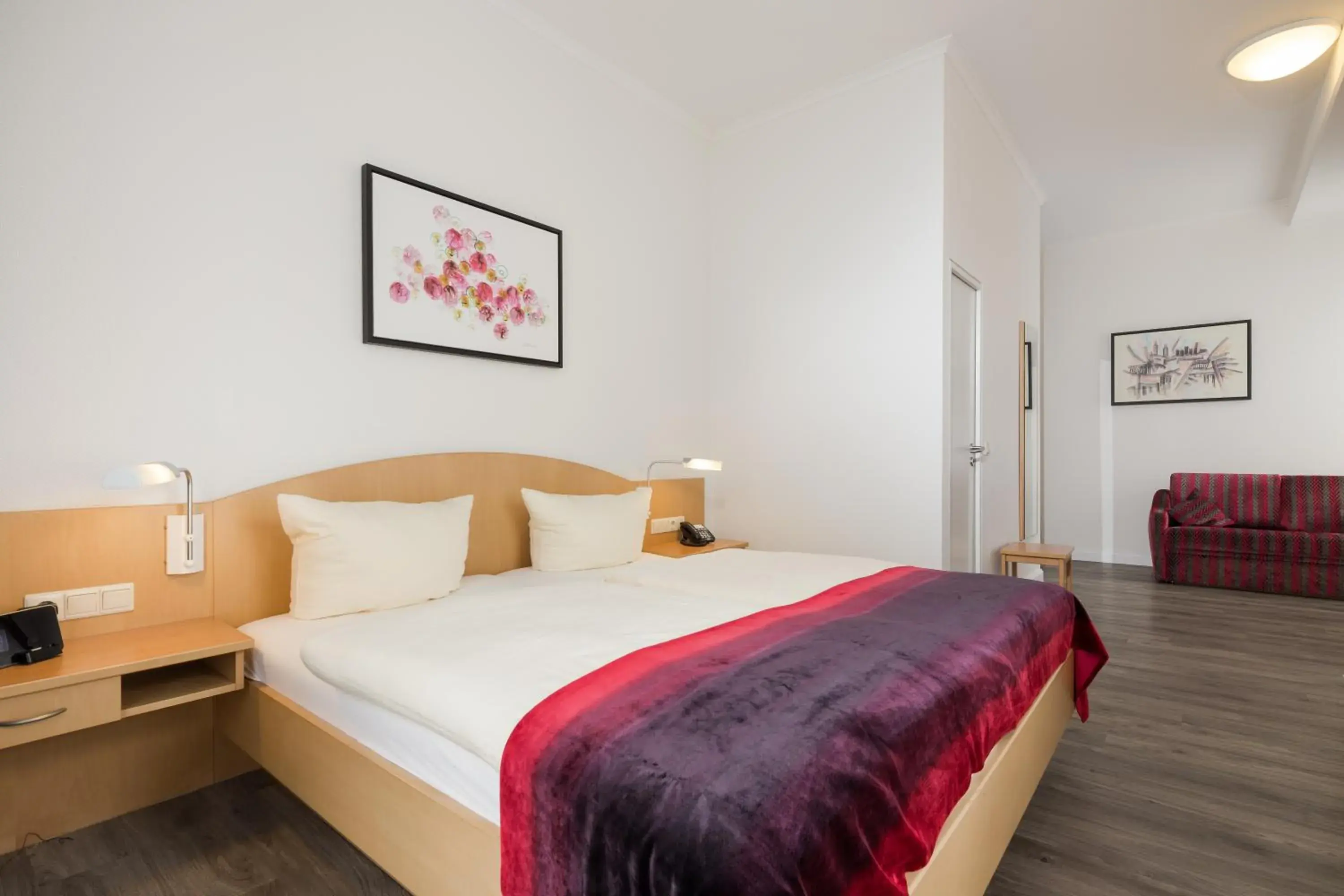 Deluxe Triple Room in Hotel Künstlerhaus Deluxe Triple Room in Hotel Künstlerhaus