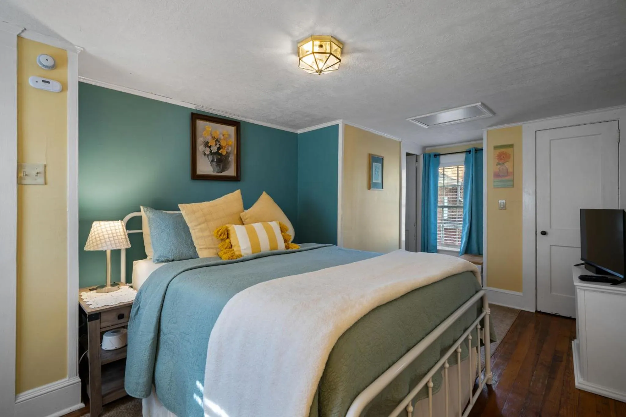 Bedroom, Bed in The Inn on Front Street