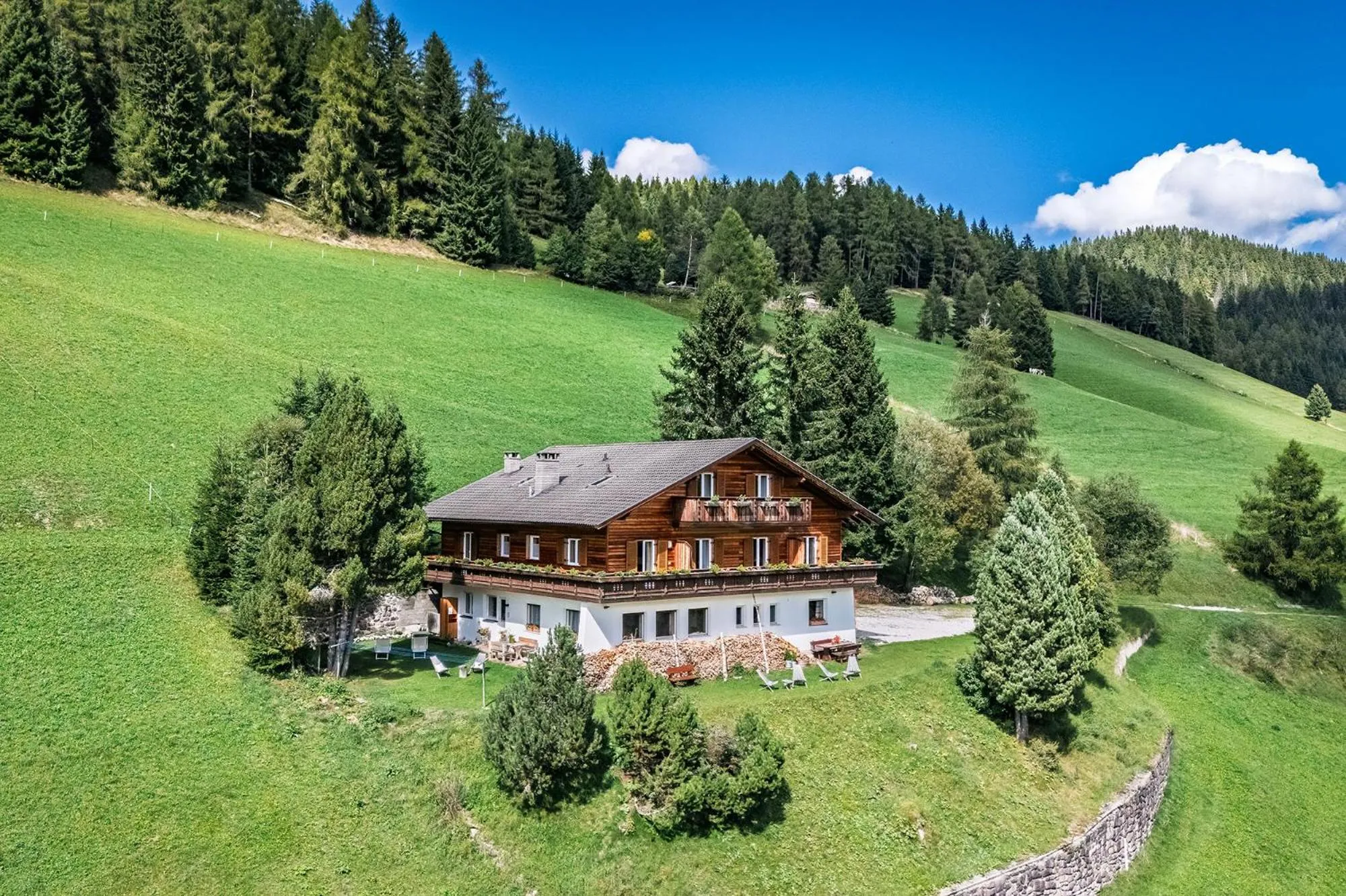 Property building in Schopplhof - panoramic apartments dolomites