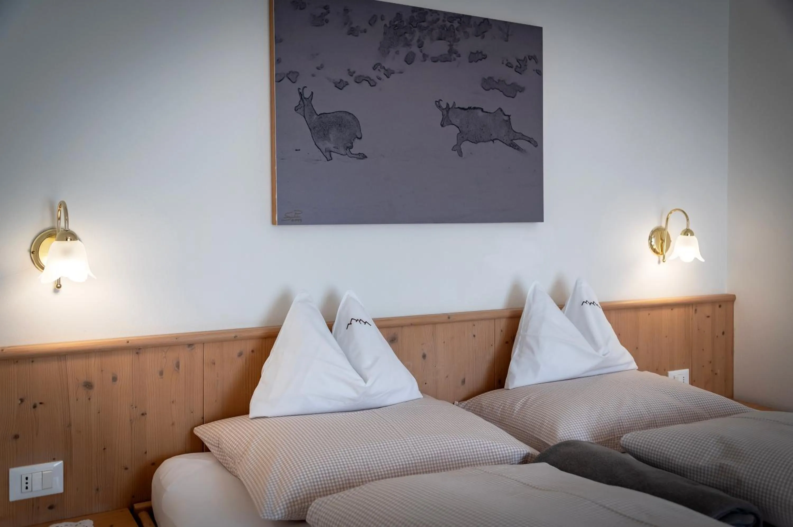 Photo of the whole room, Bed in Schopplhof - panoramic apartments dolomites