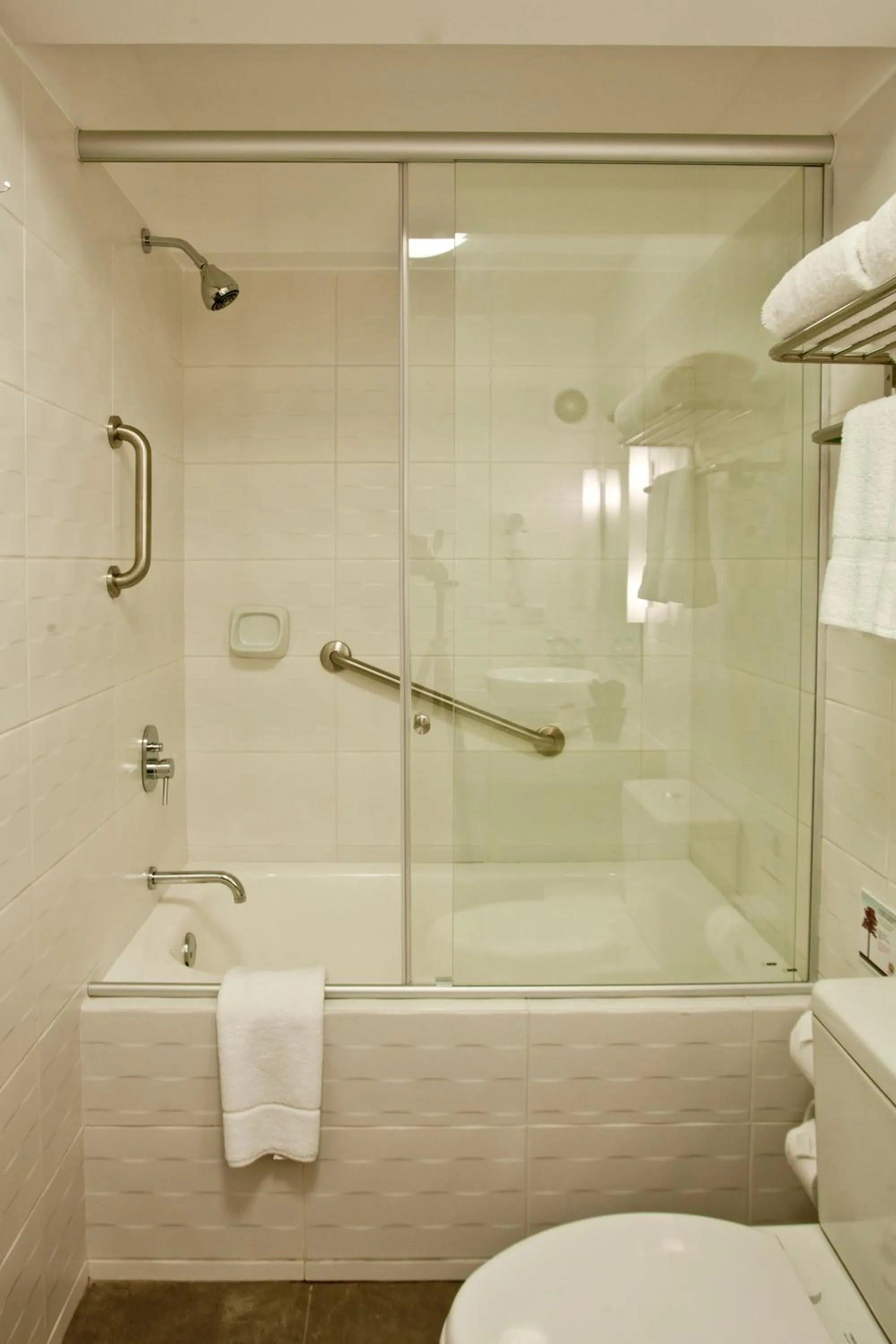 Bathroom in Tierra Viva Miraflores Larco