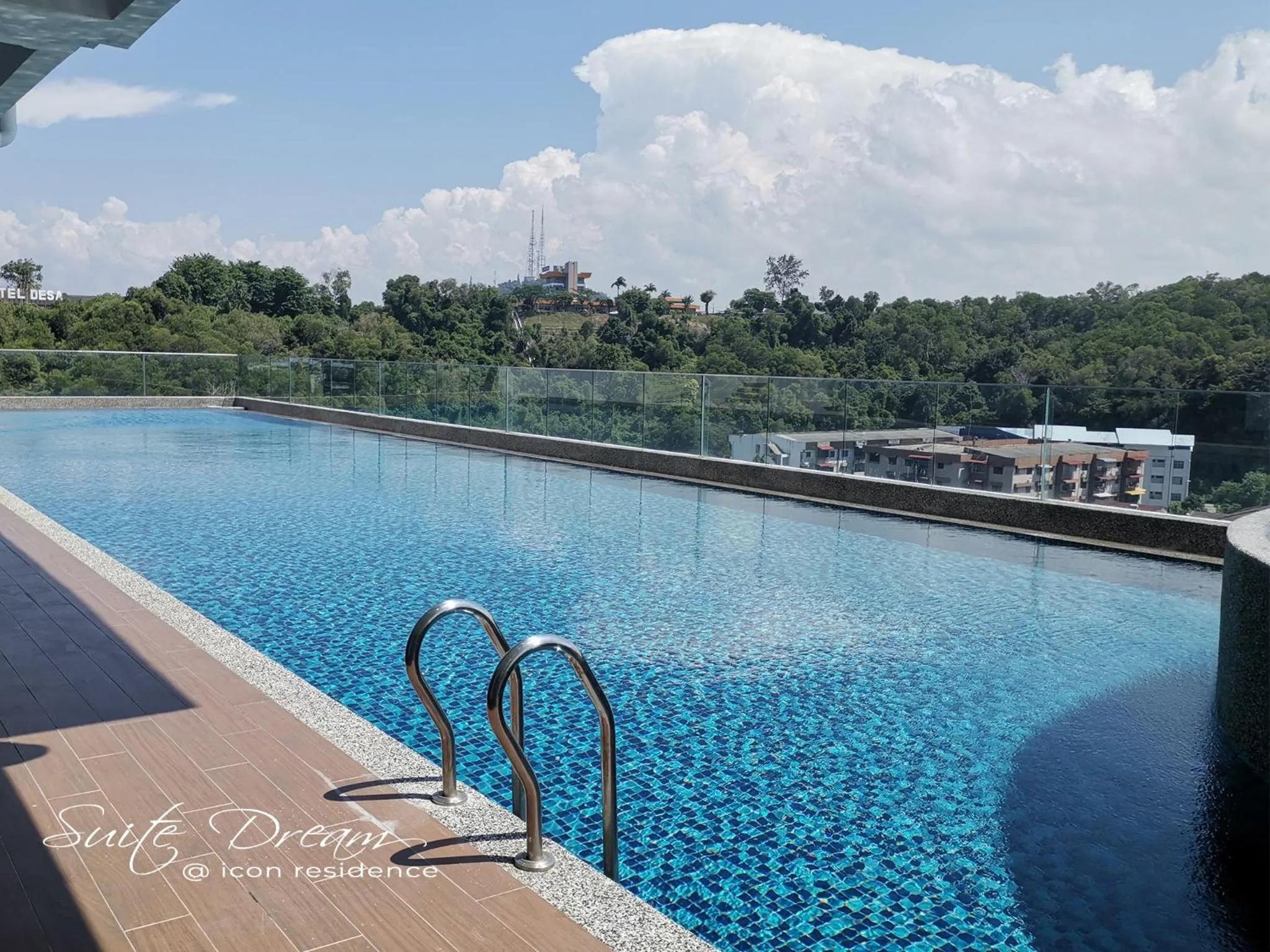Swimming pool in Suite Dream@Icon Residence
