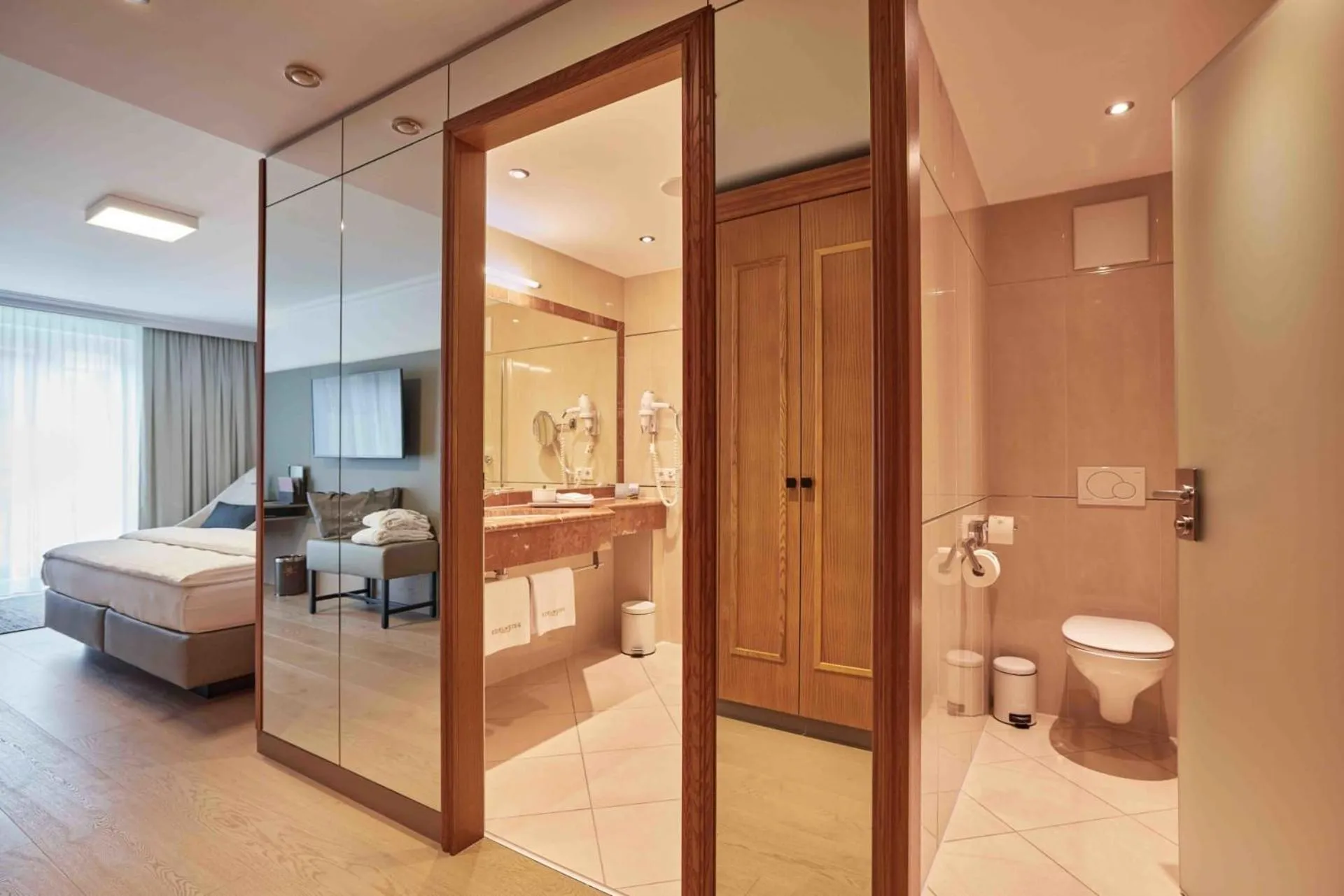 Bed in Hotel EDELWEISS Berchtesgaden Superior