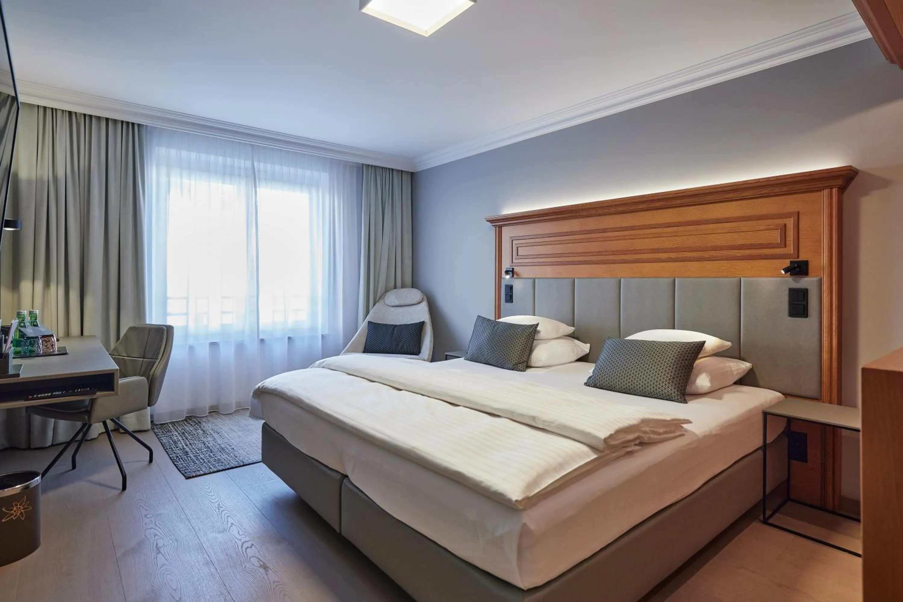 Bedroom, Bed in Hotel EDELWEISS Berchtesgaden Superior