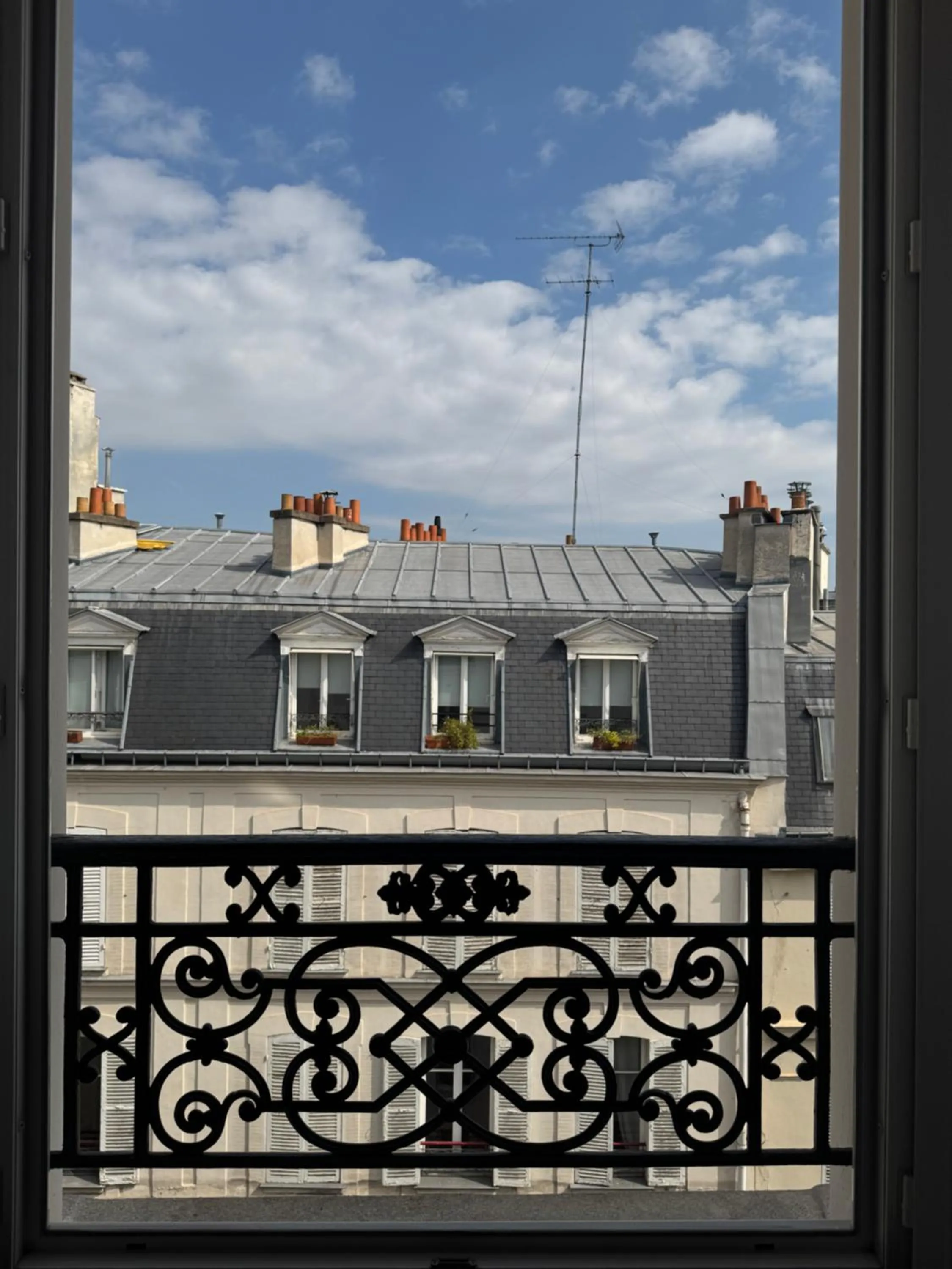 View (from property/room) in Hôtel Nude Paris - Color Vision