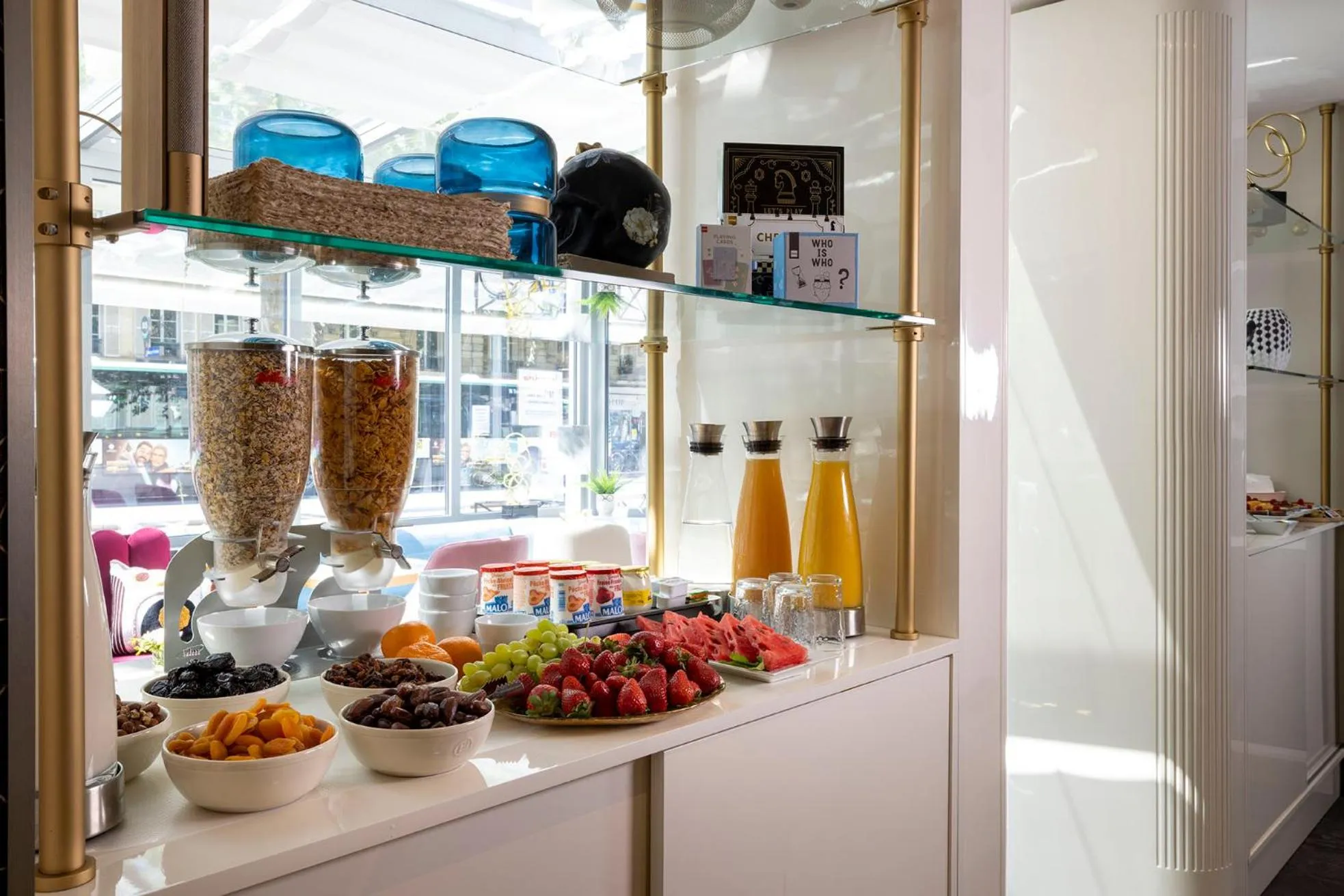 Breakfast in Hôtel Nude Paris - Color Vision