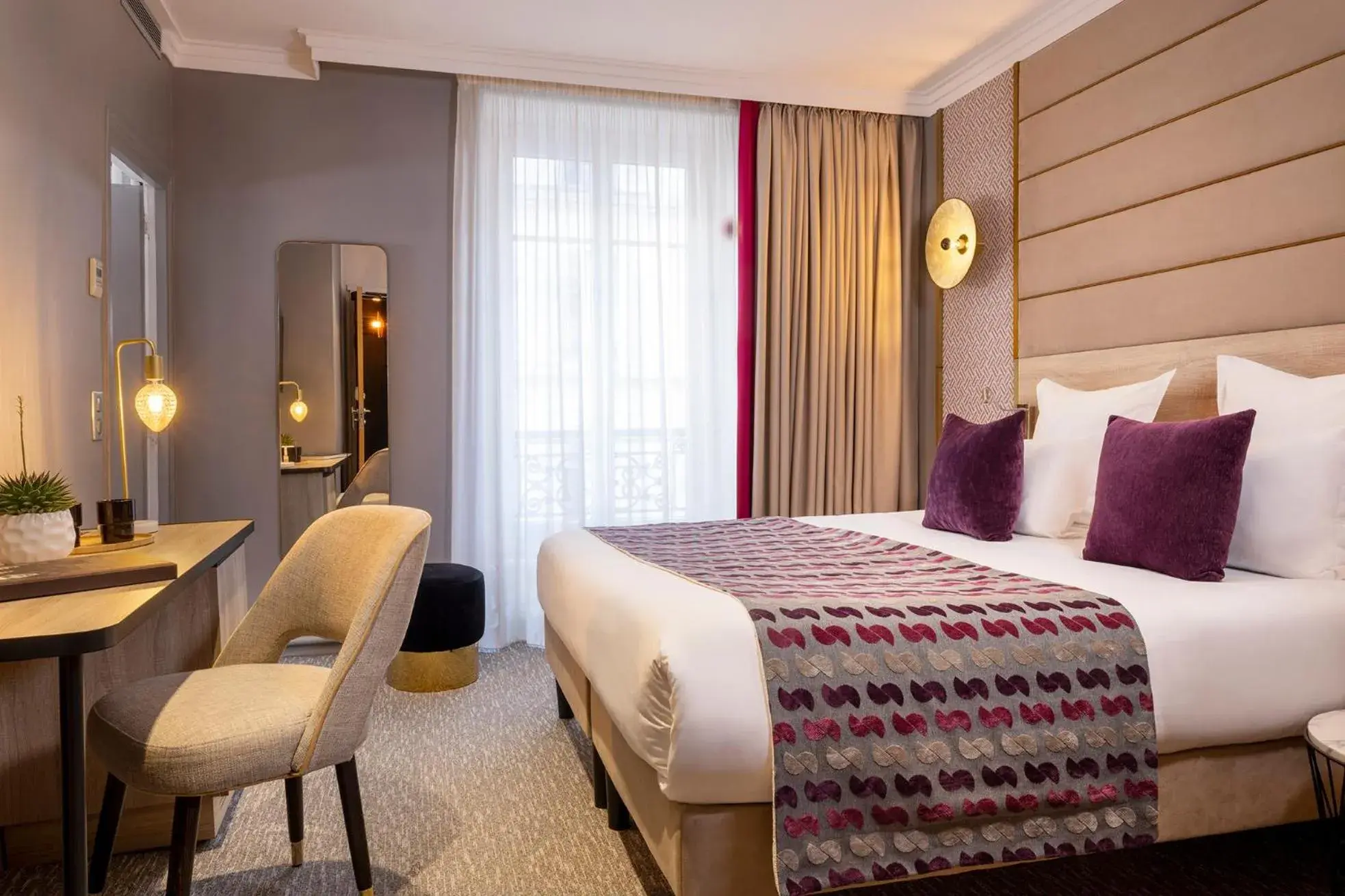 Classic Room in Hôtel Nude Paris - Color Vision Classic Room in Hôtel Nude Paris - Color Vision