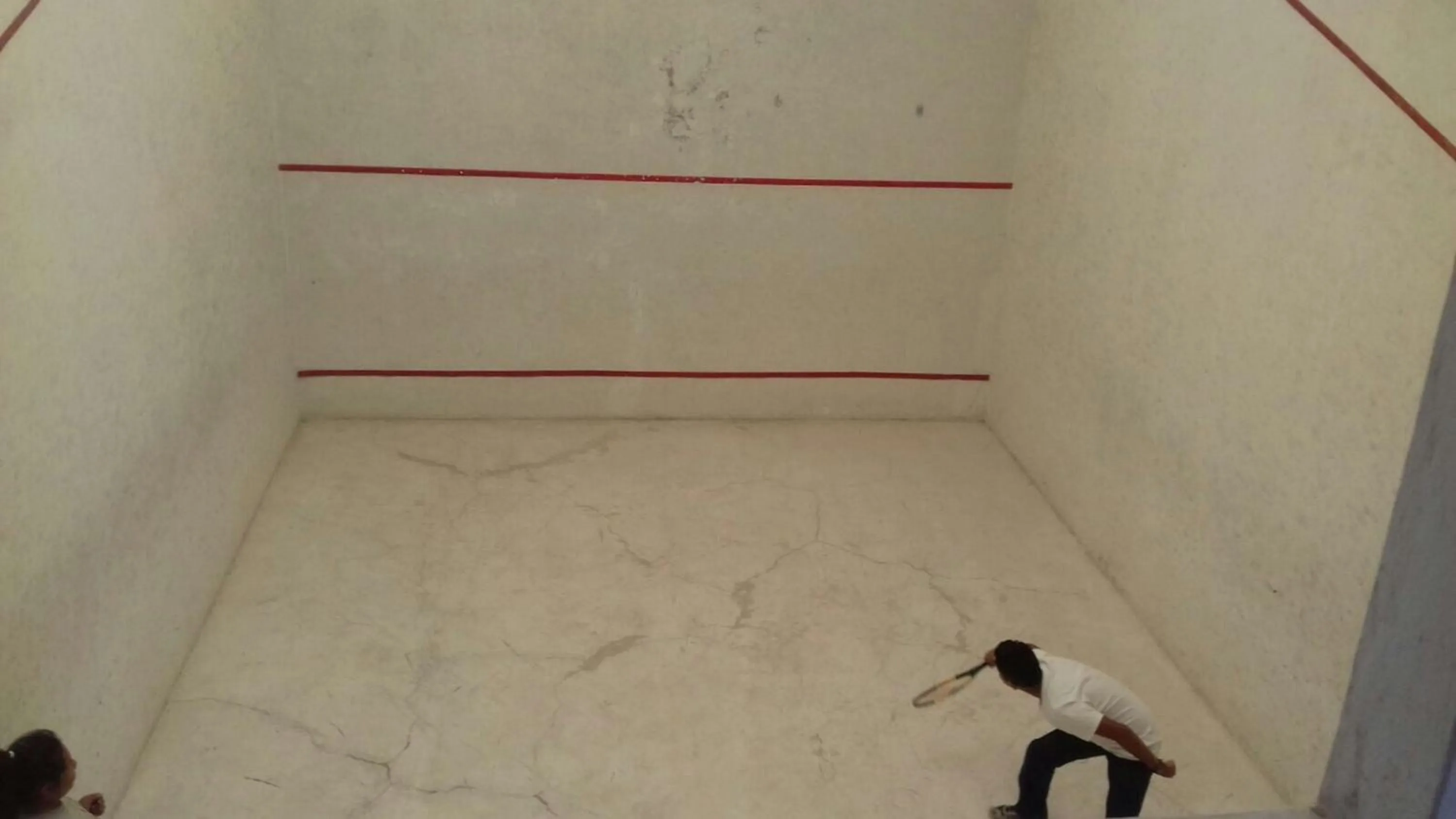 Tennis court in Hotel Cipreses