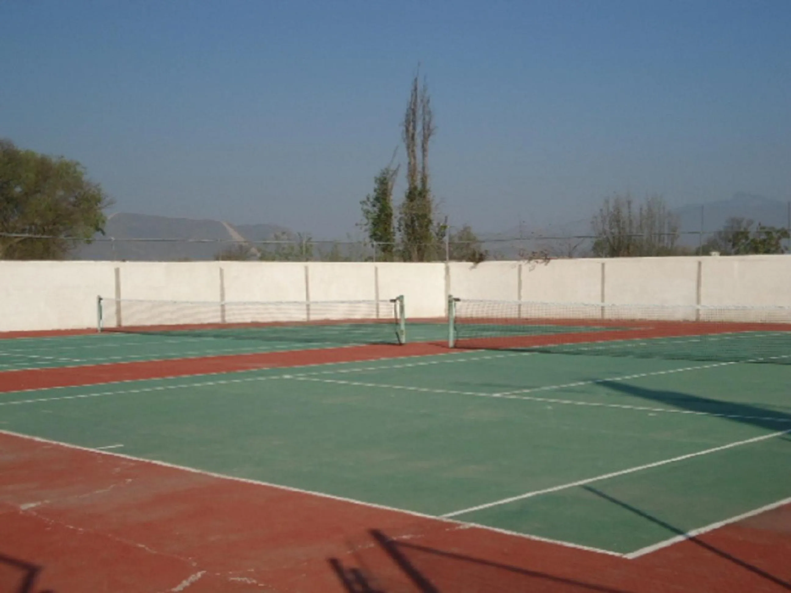 Tennis court in Hotel Cipreses