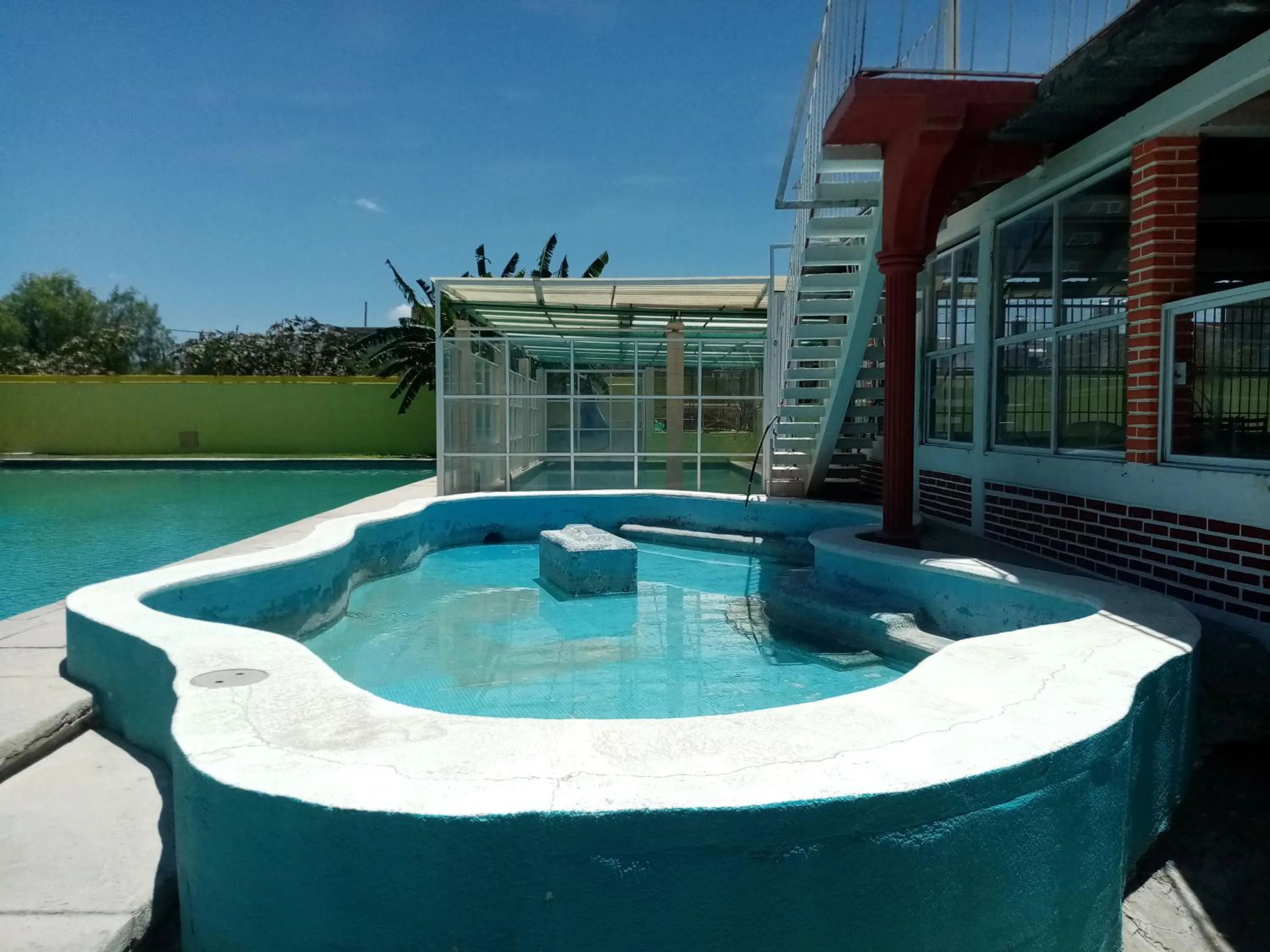 Swimming pool in Hotel Cipreses