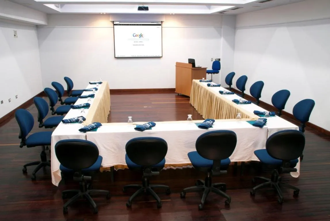 Meeting/conference room in Hotel Cristina Suites