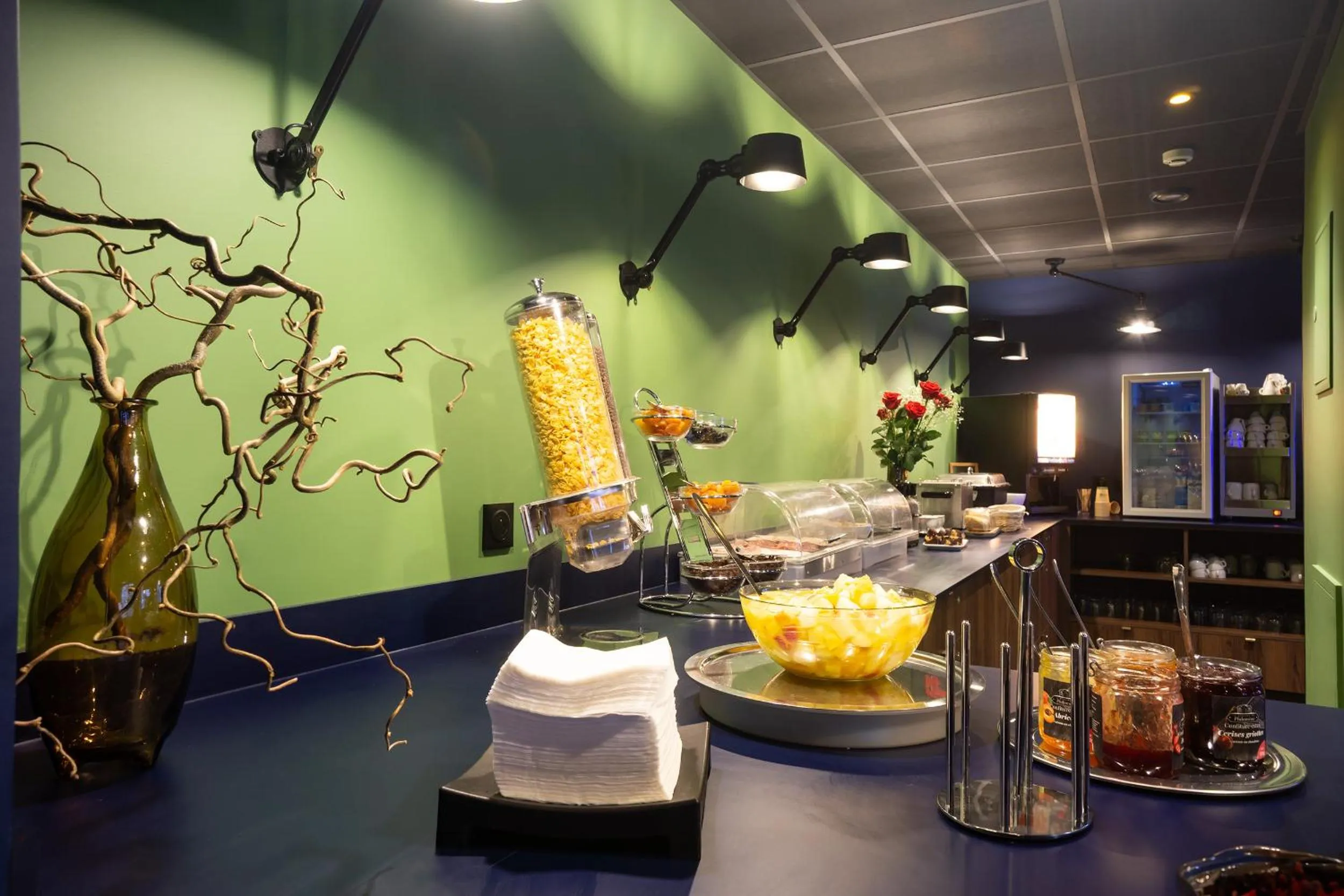 Buffet breakfast in City Résidence Strasbourg Centre