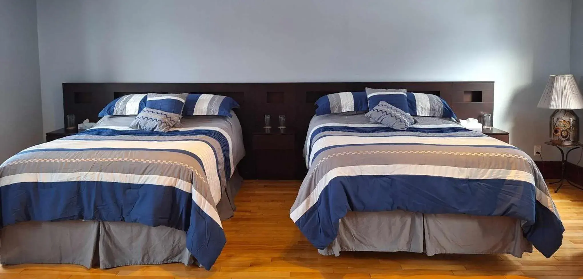 Family Double Room in Le 100 St-Laurent Family Double Room in Le 100 St-Laurent