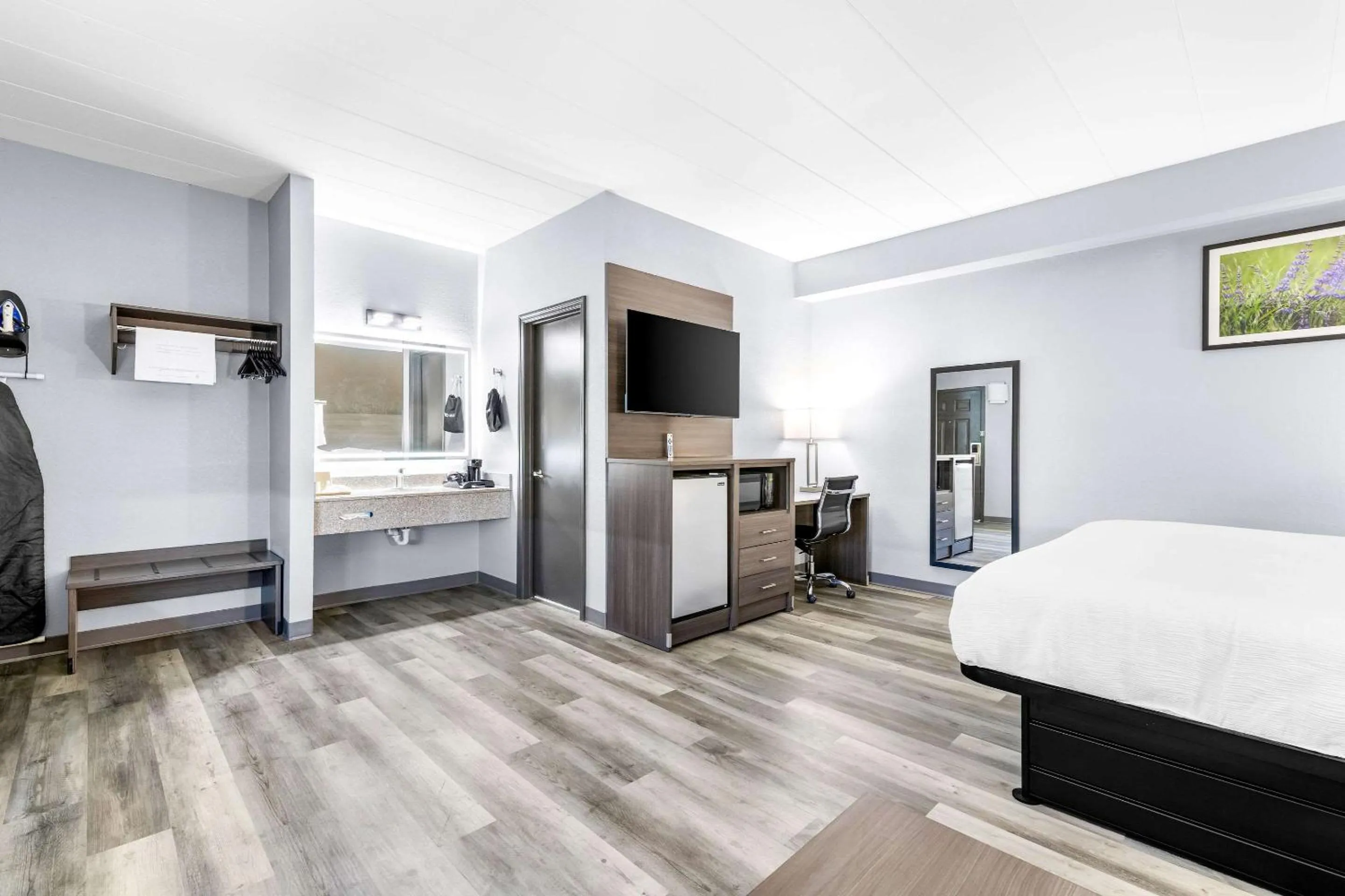 Bedroom, Bed in Quality Inn Lawrenceburg