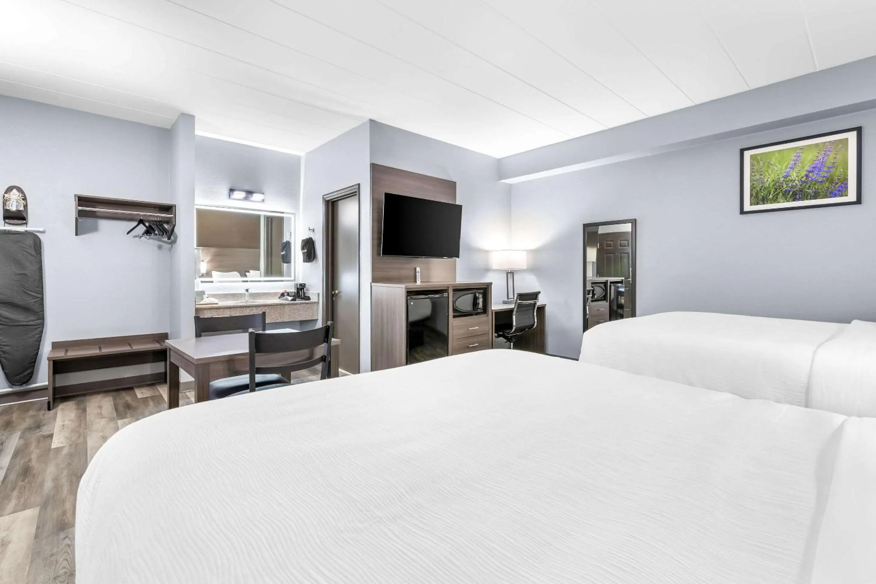 Bedroom, Bed in Quality Inn Lawrenceburg