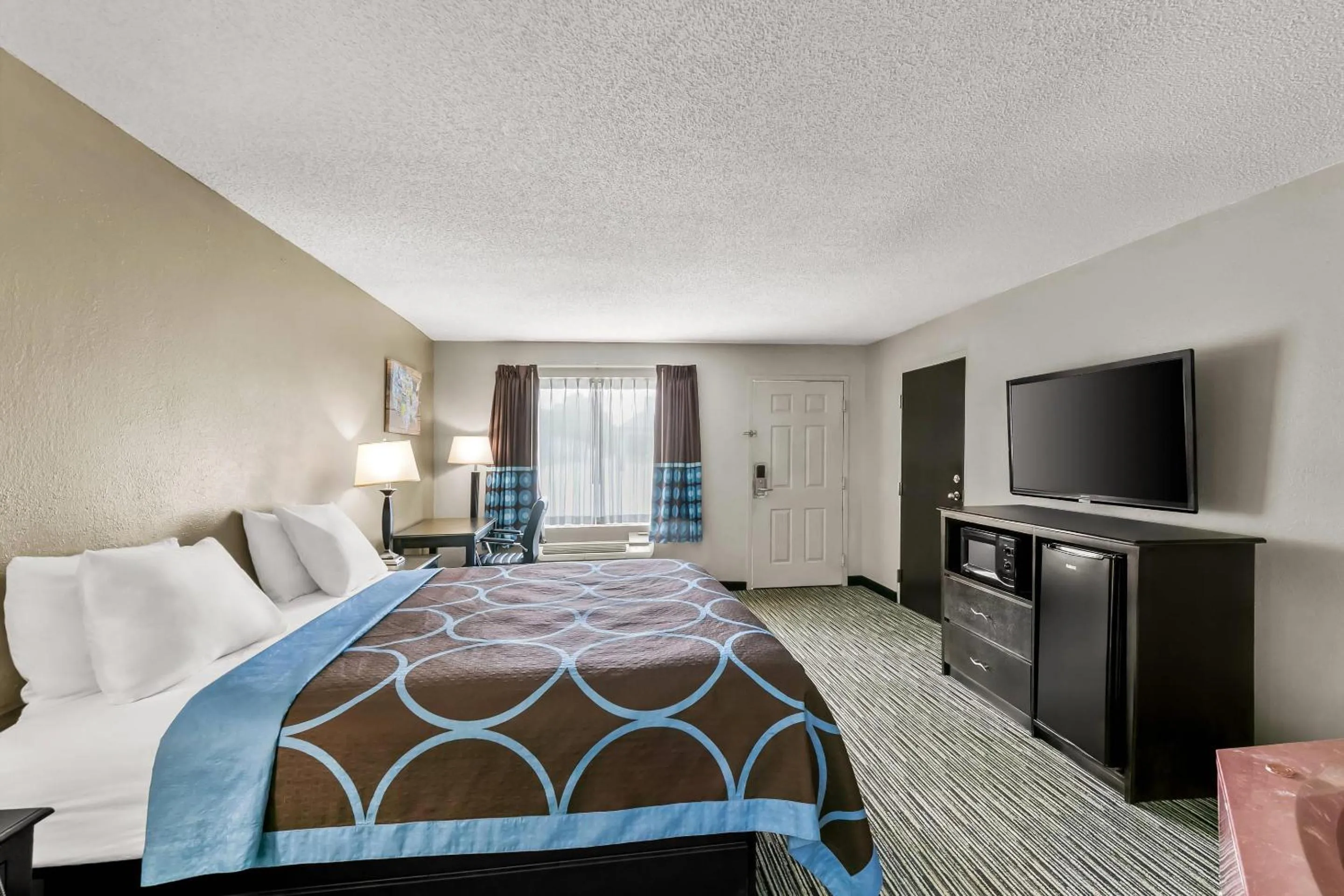 Bedroom, Bed in Econo Lodge Elberton