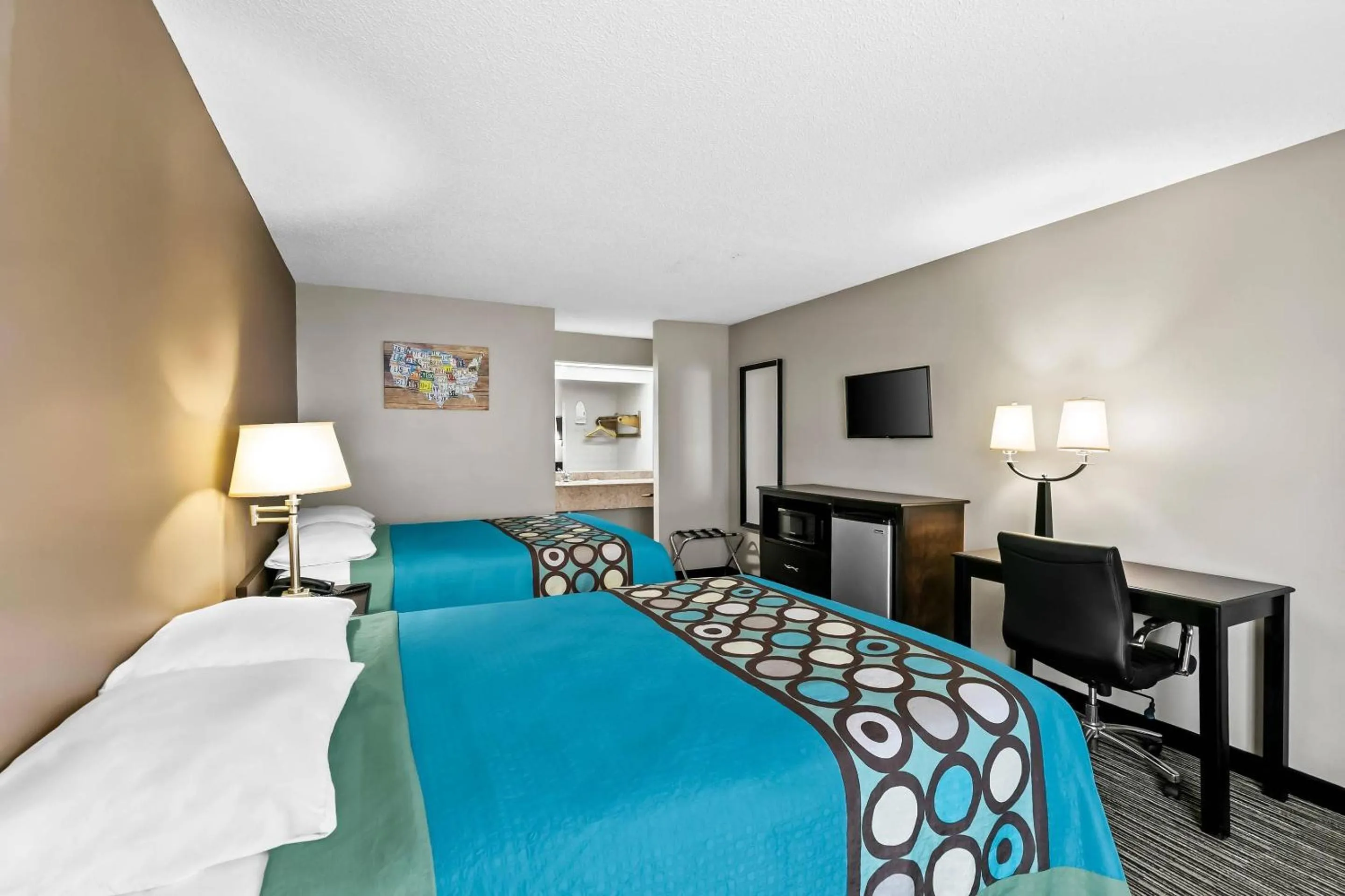 Bedroom, Bed in Econo Lodge Elberton