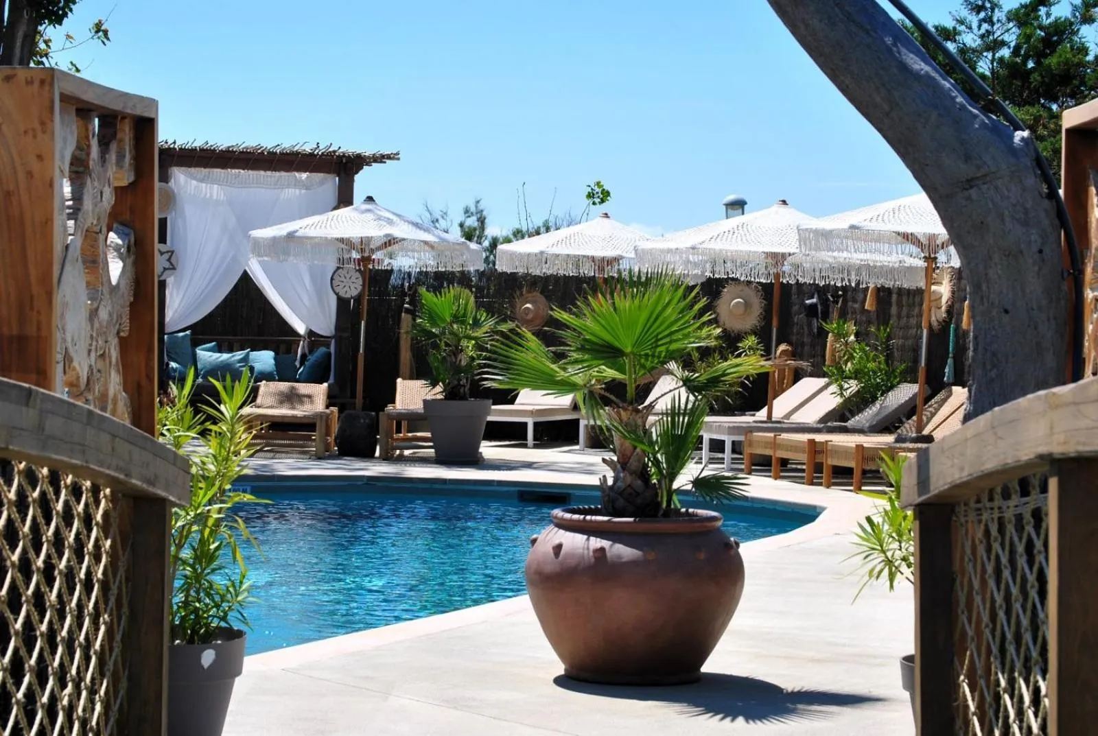 Swimming pool in CAPAO Beach Hôtel