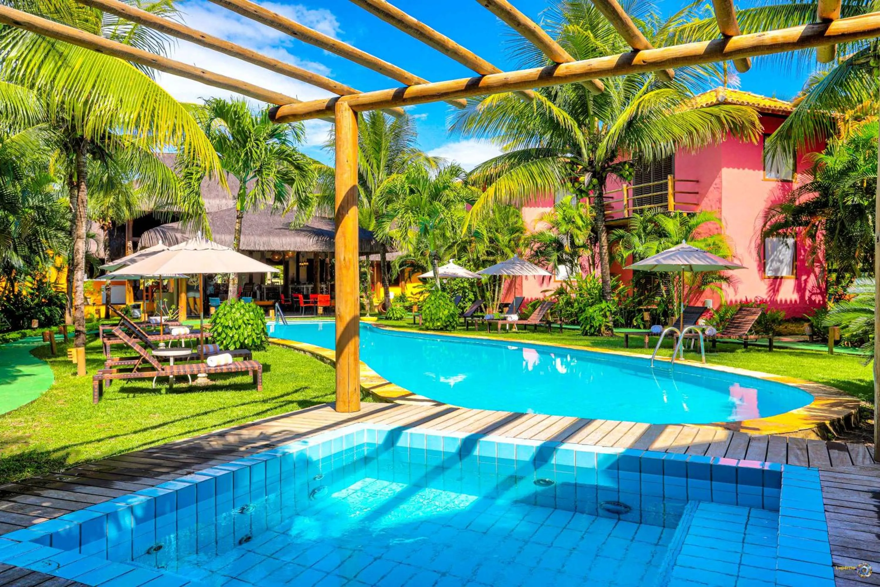 Swimming pool in Pousada Vira Canoa