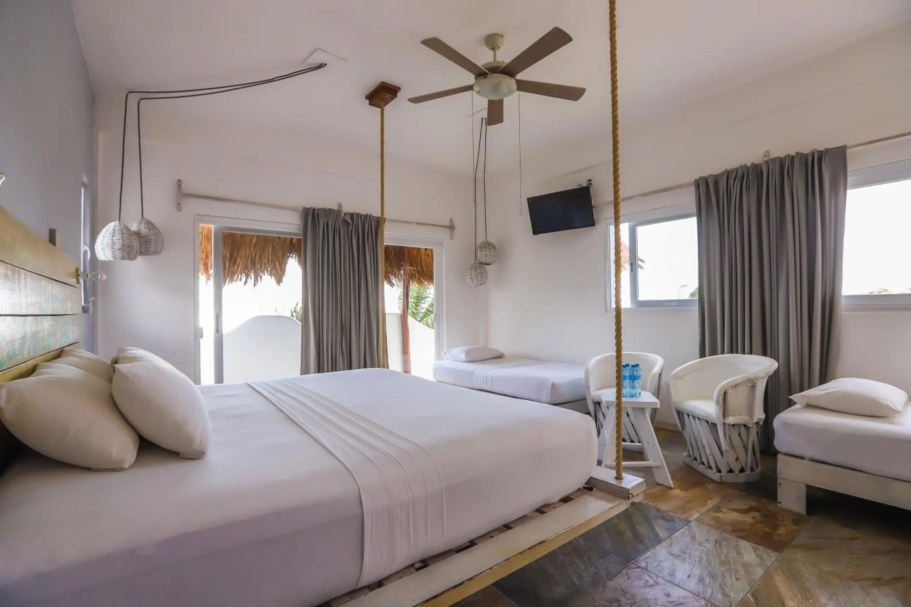 Photo of the whole room, Bed in 40 Cañones