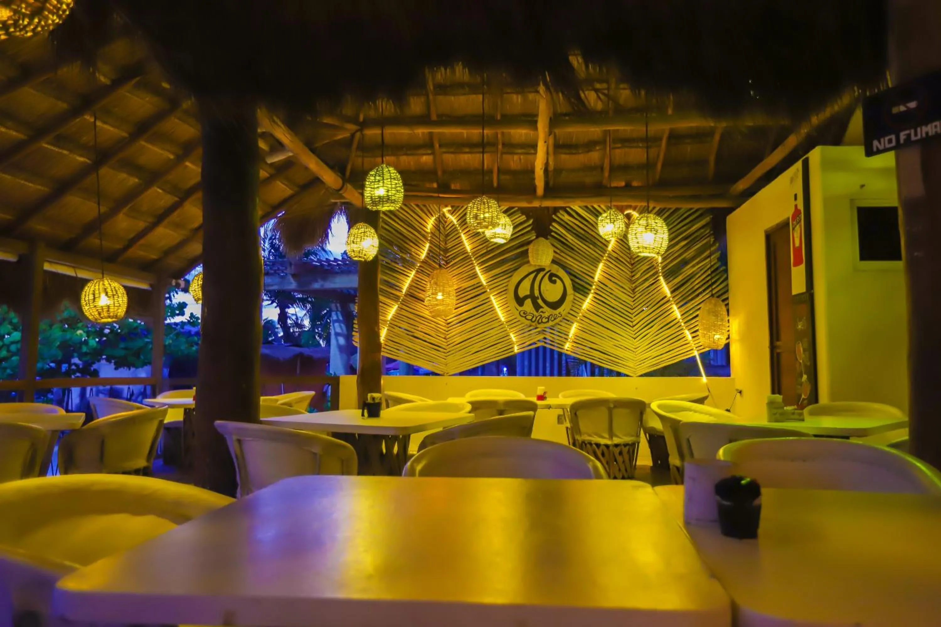 Restaurant/places to eat in 40 Cañones