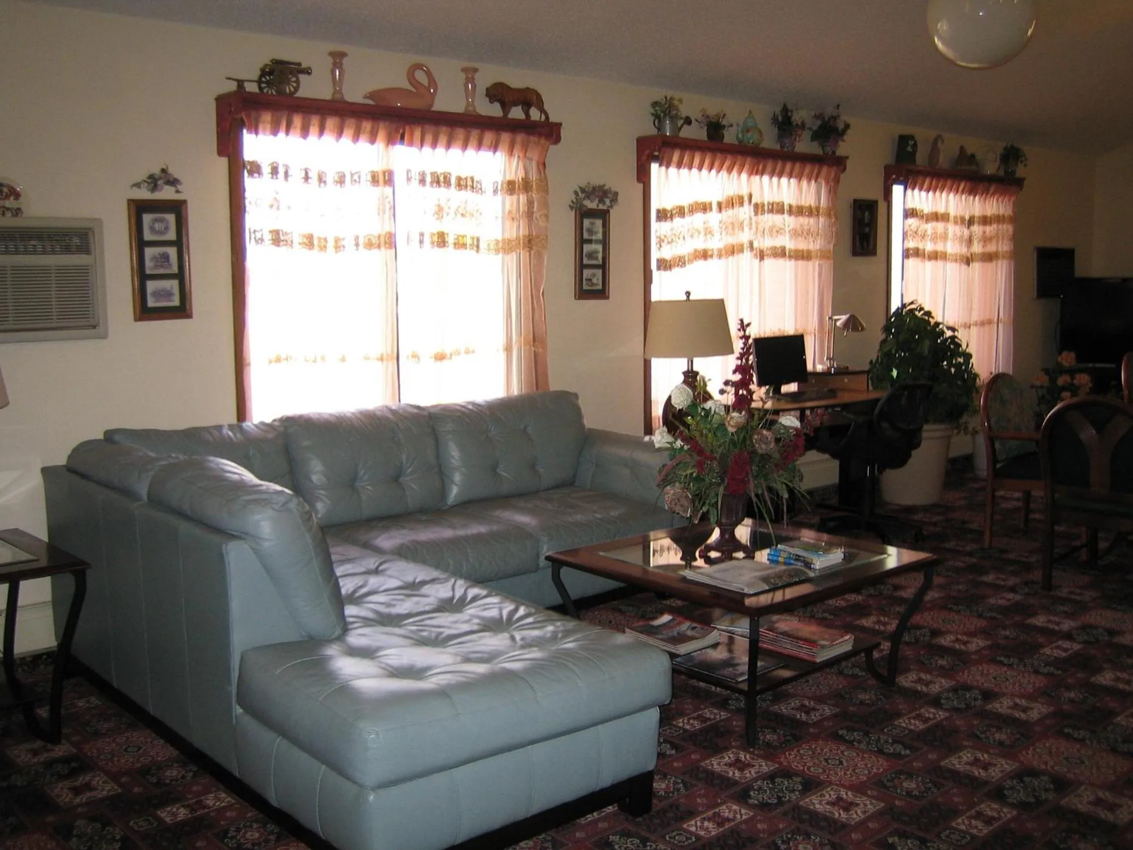 Lounge or bar in Knights Inn Litchfield