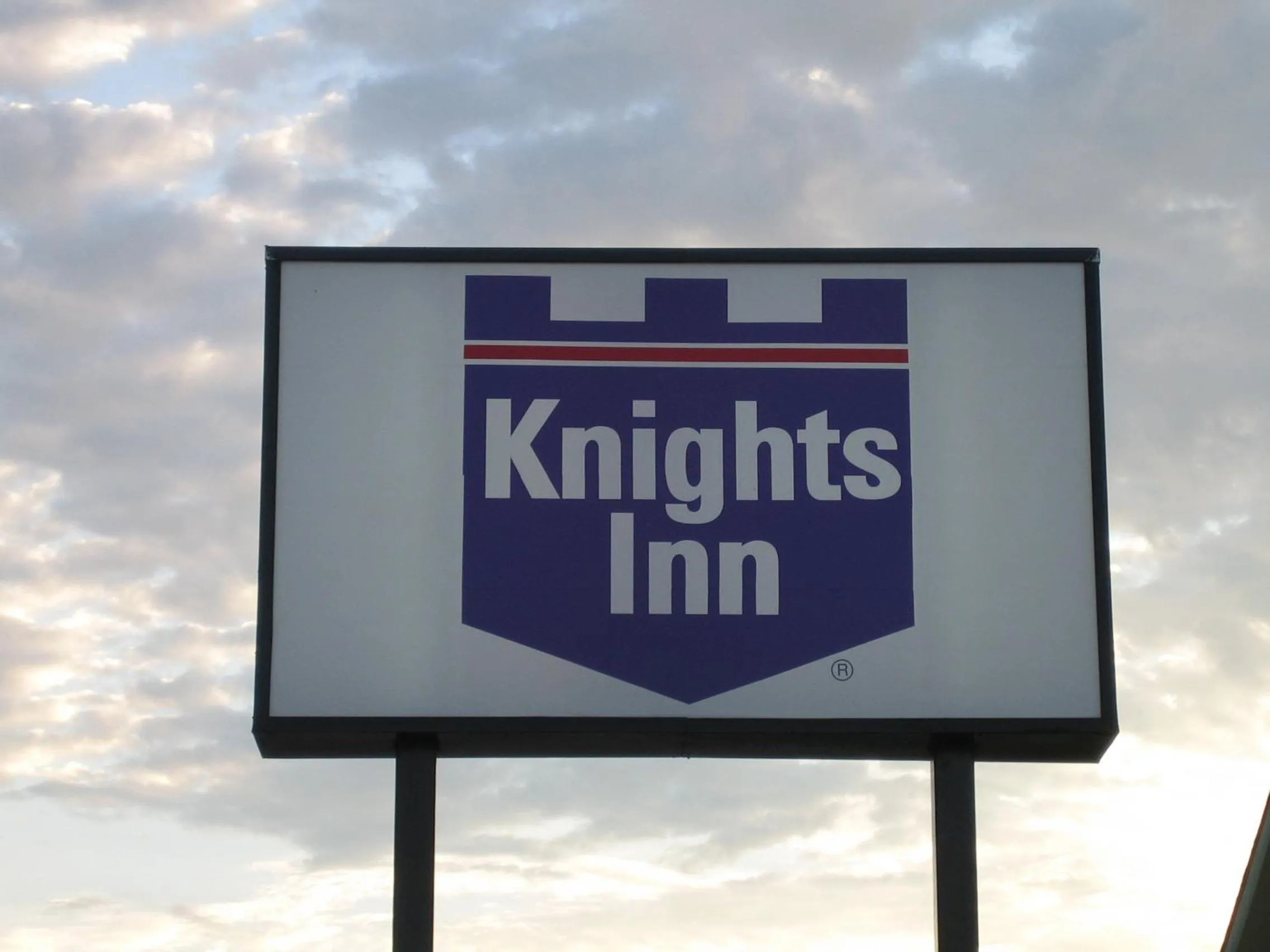 Facade/entrance in Knights Inn Litchfield