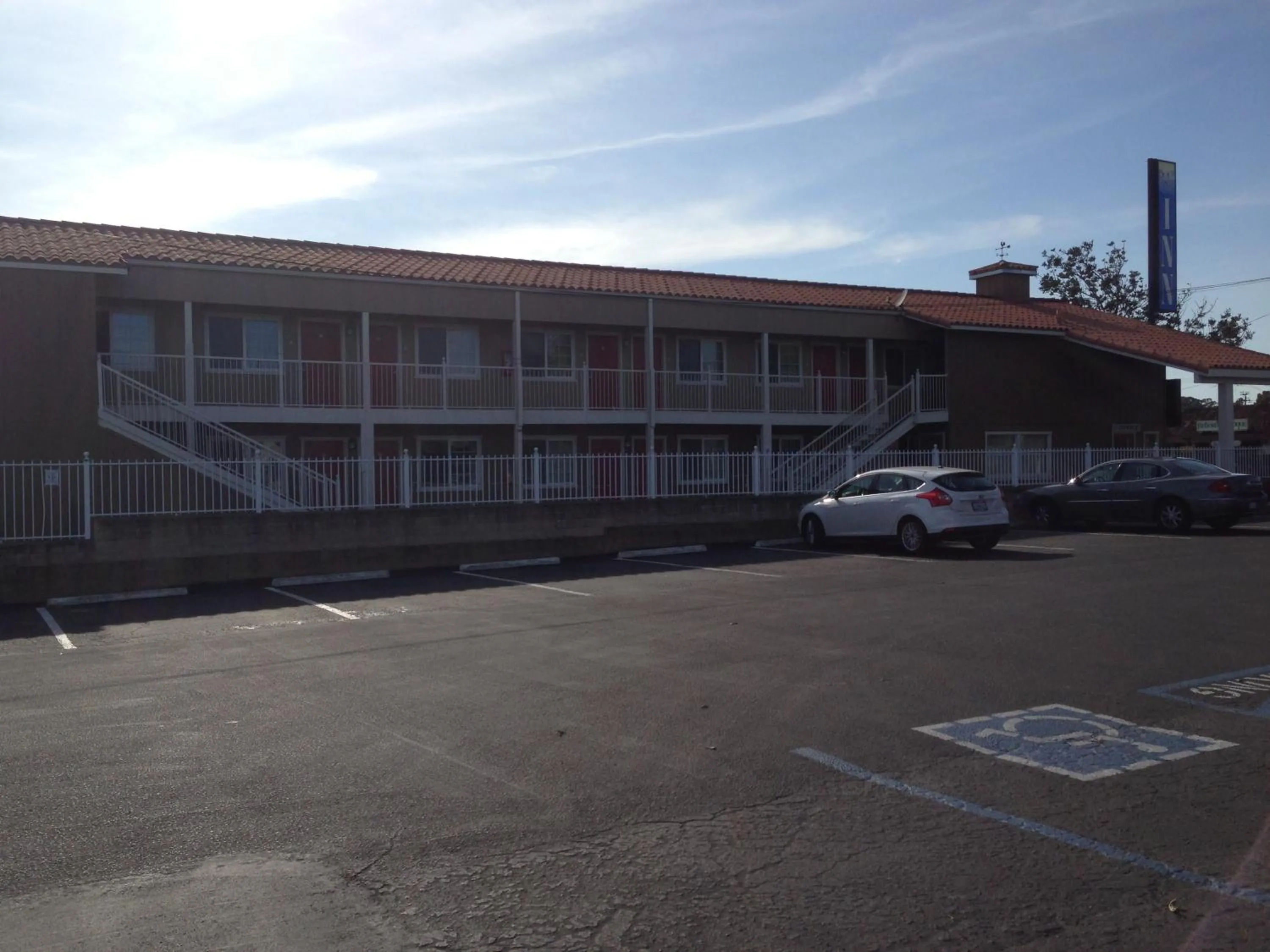 Facade/entrance in Beachway Inn
