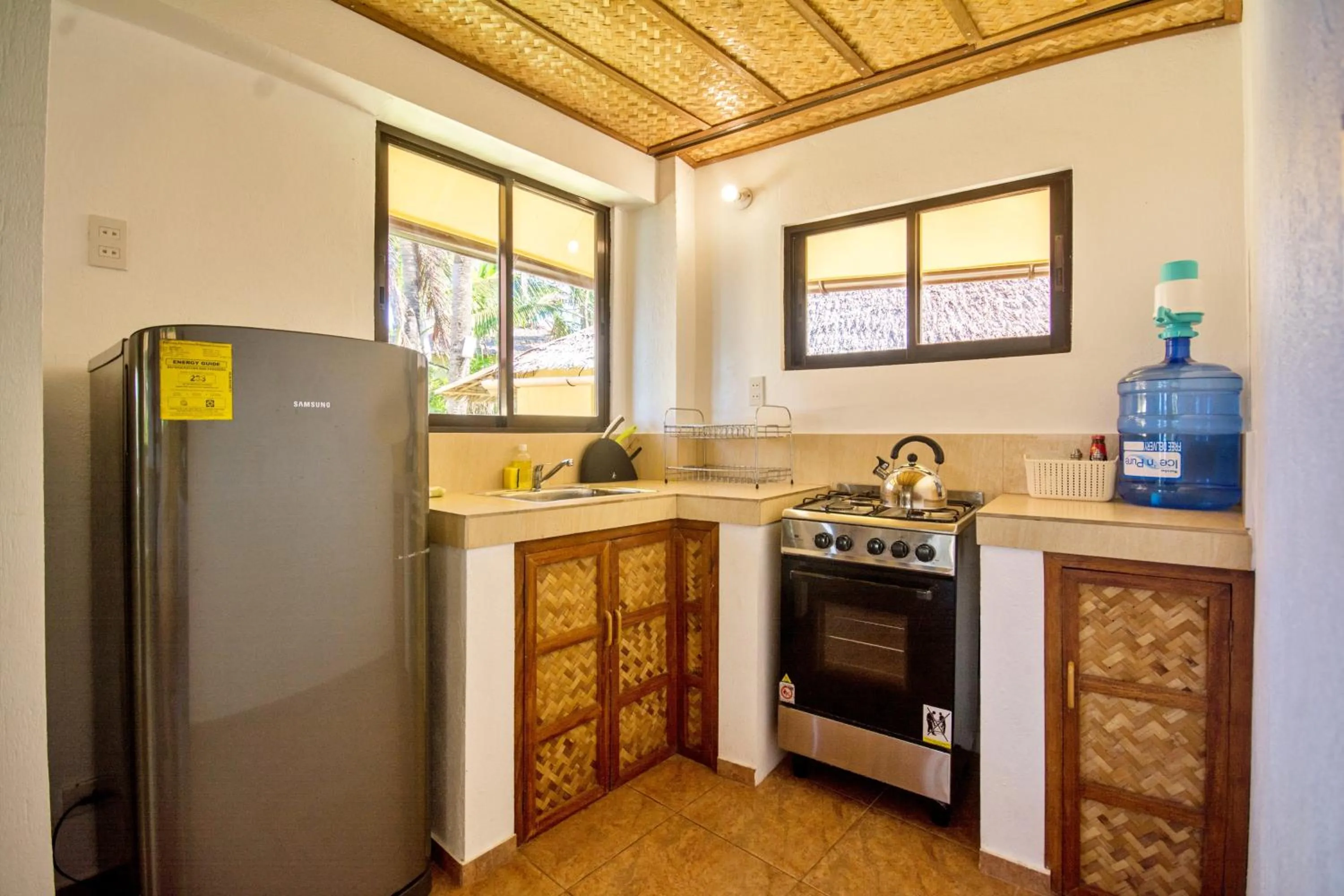 Kitchen or kitchenette in Ralph's Place