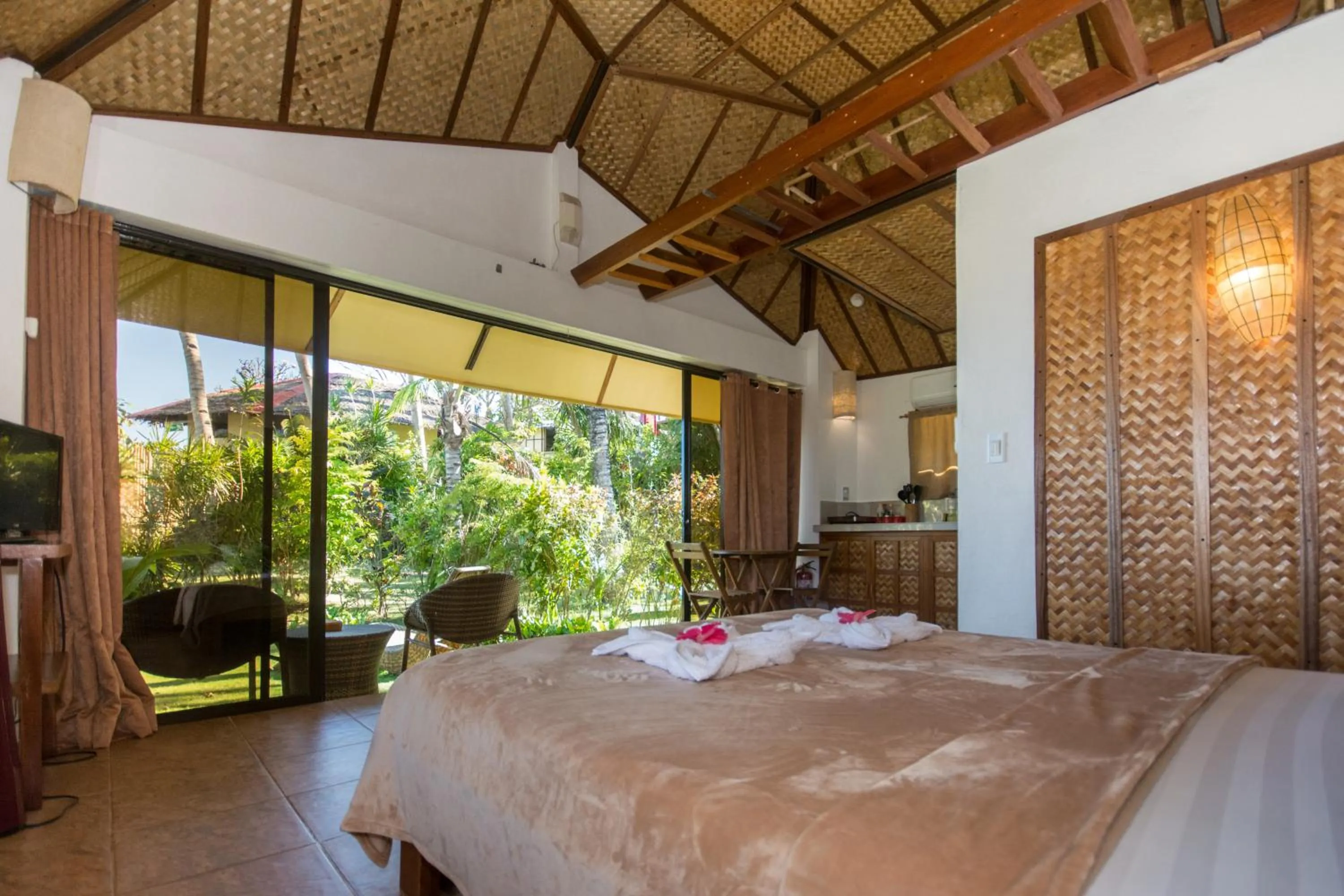 Garden view, Bed in Ralph's Place