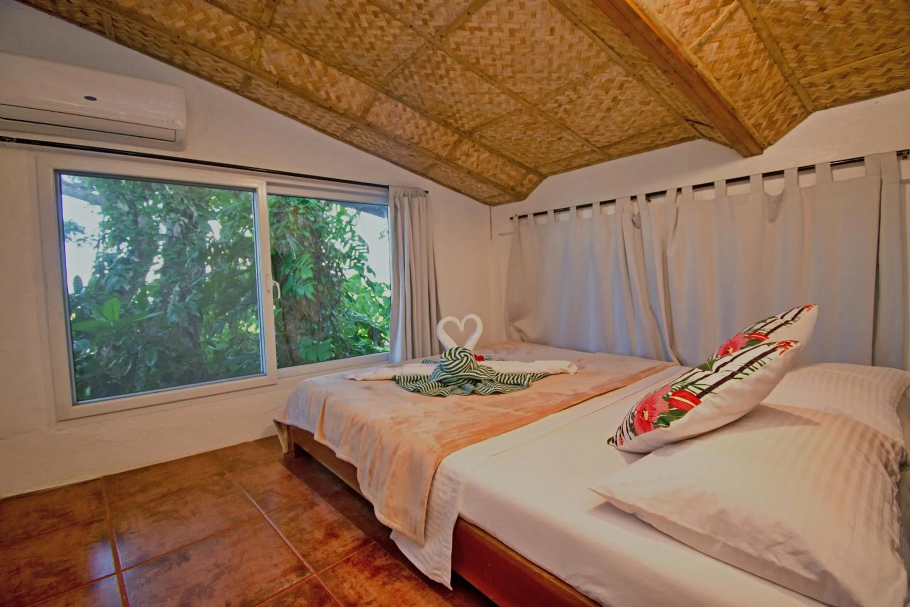 Bedroom, Bed in Ralph's Place