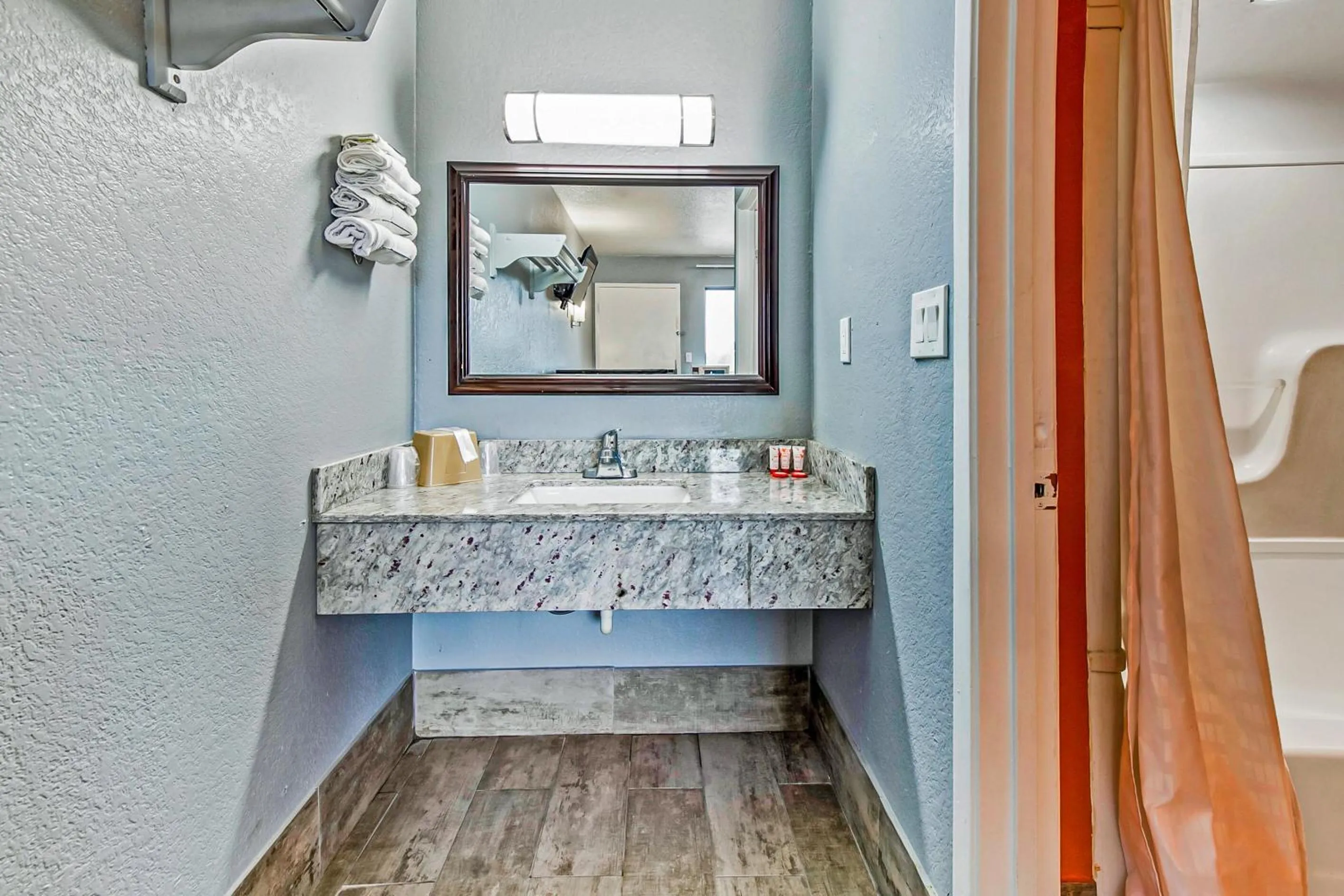 Bathroom in OYO Hotel Lake Charles Hwy 10