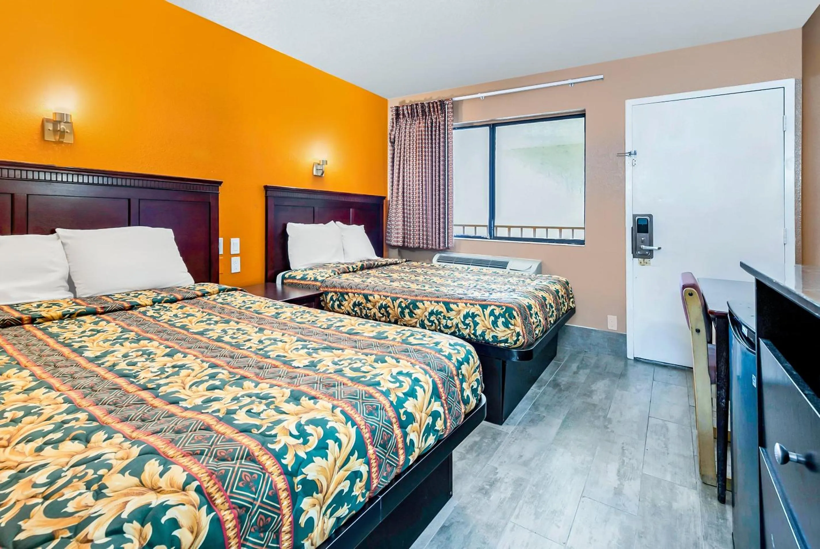 Bedroom in OYO Hotel Lake Charles Hwy 10