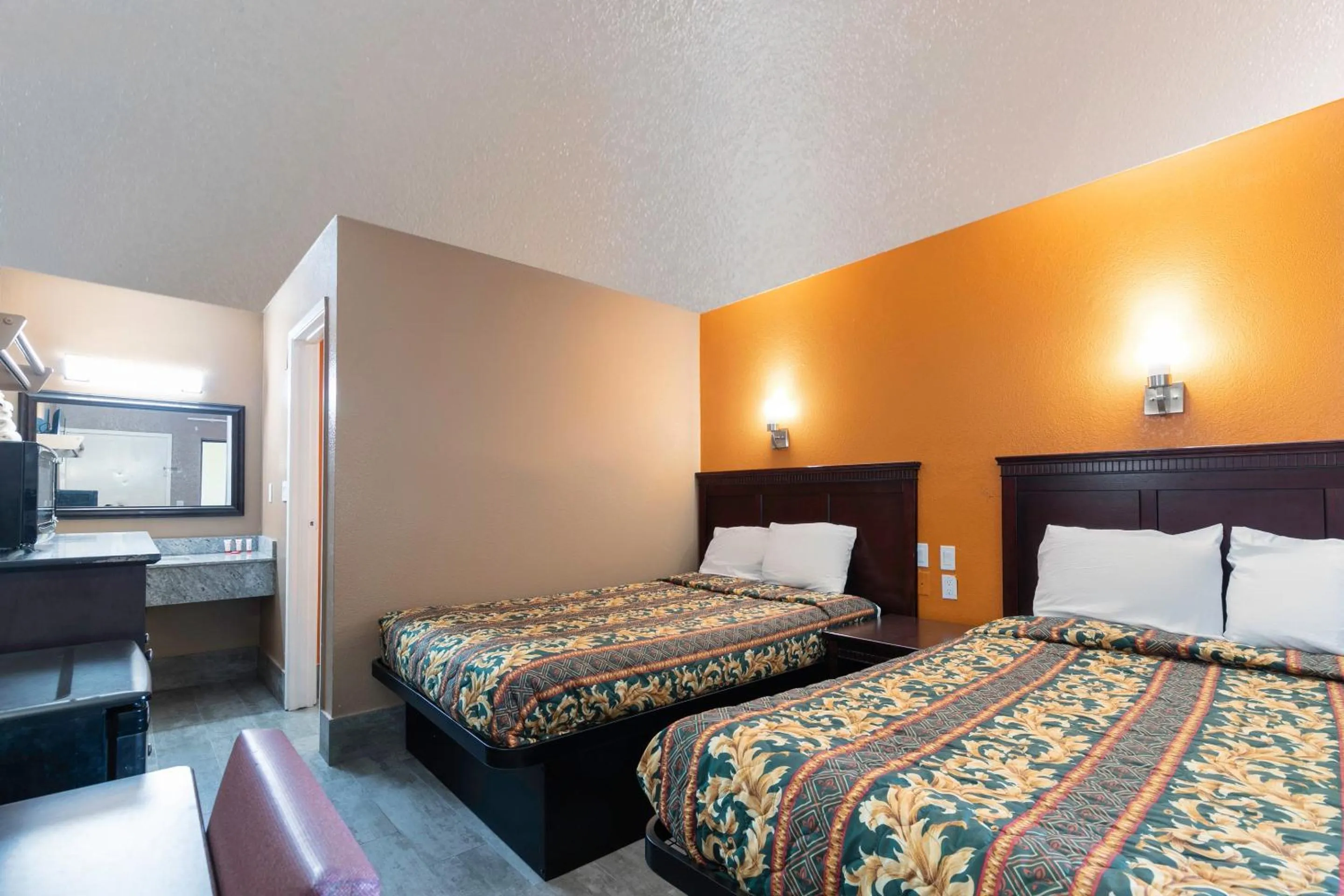 Bedroom in OYO Hotel Lake Charles Hwy 10