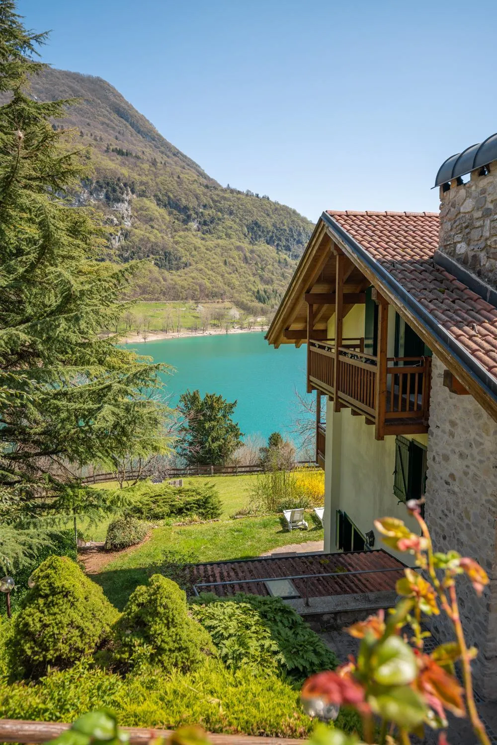 Property building in Al Trovante - Gardaslowemotion