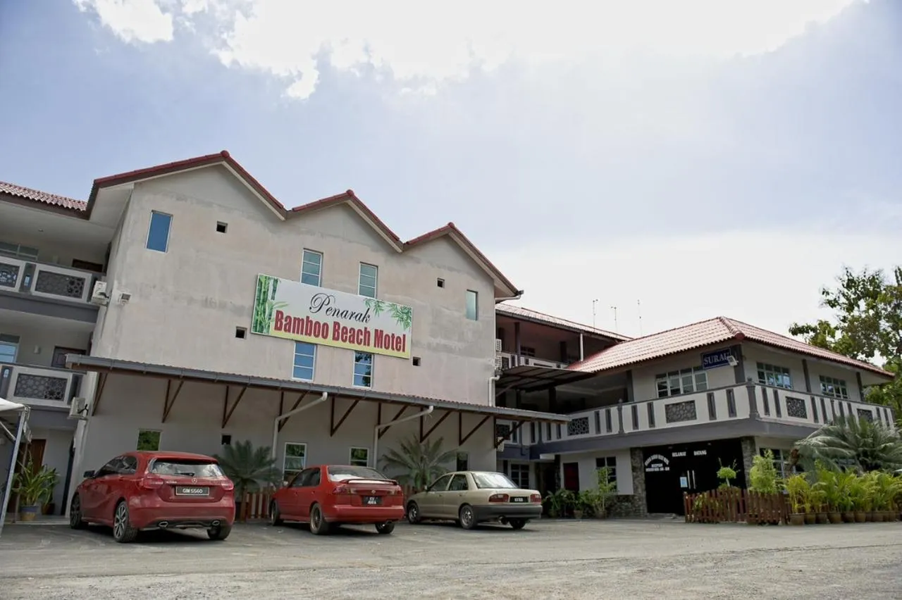 Property building in Penarak Bamboo Beach Motel