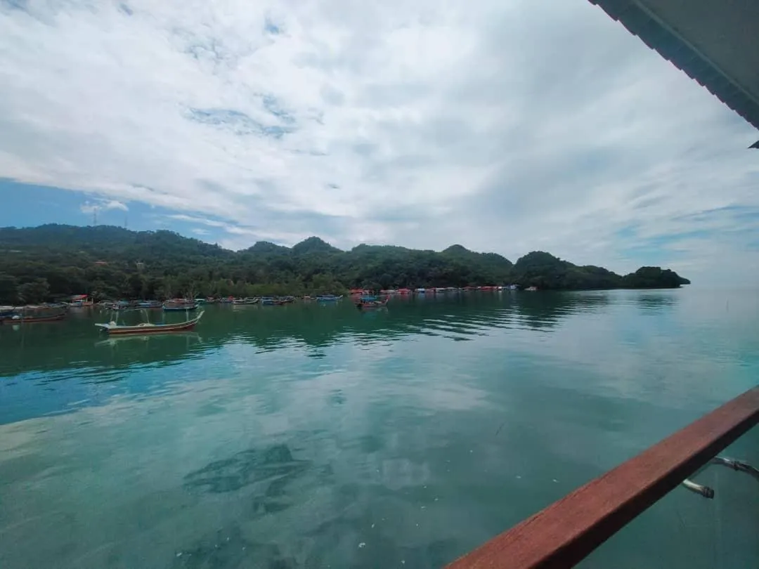 Day in Penarak Bamboo Beach Motel