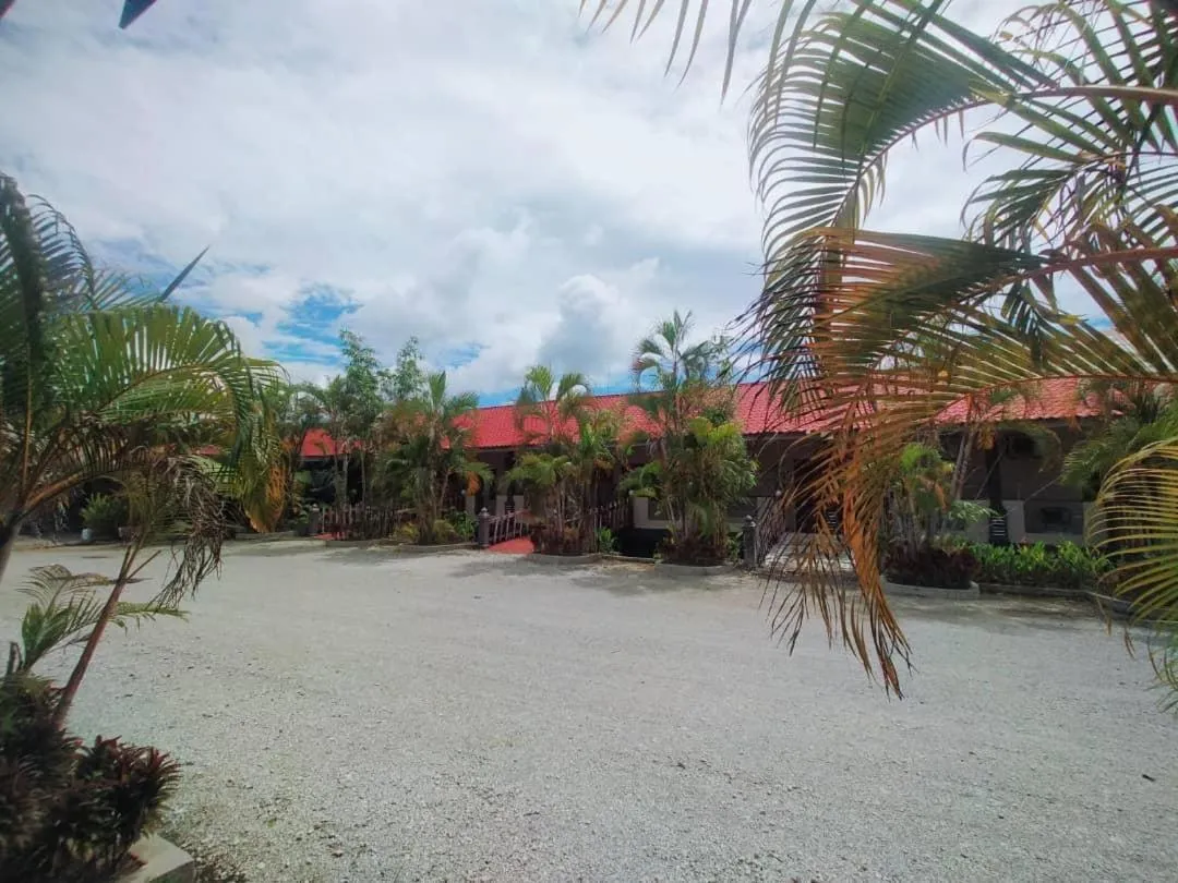 Day in Penarak Bamboo Beach Motel