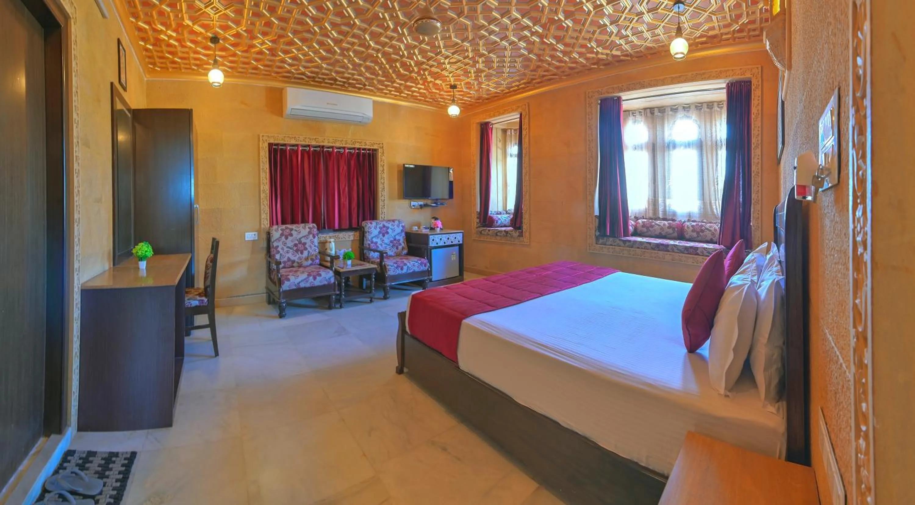 Communal lounge/ TV room, Bed in Hotel Sky Plaza - Best ever view of Jaisalmer Fort
