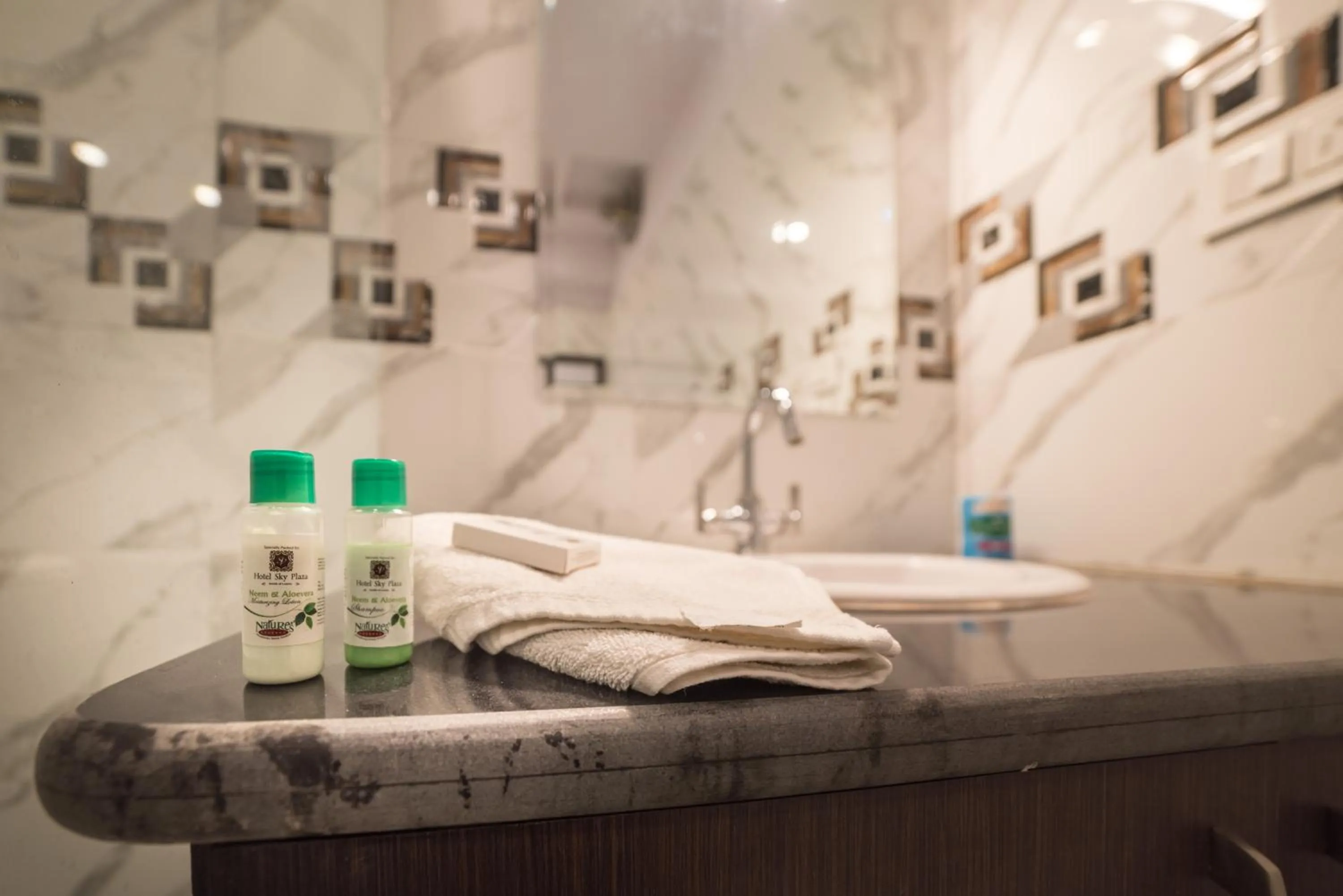 Bathroom in Hotel Sky Plaza - Best ever view of Jaisalmer Fort