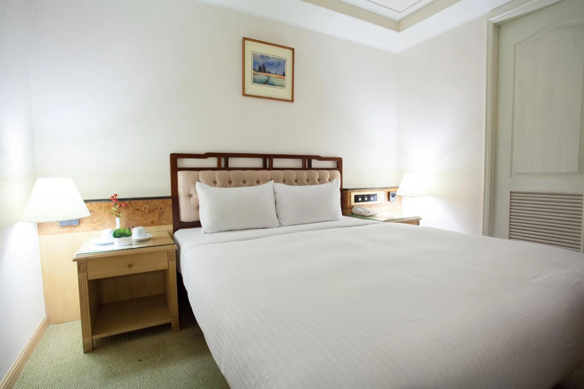 Bed in Hara Zuru Hotel