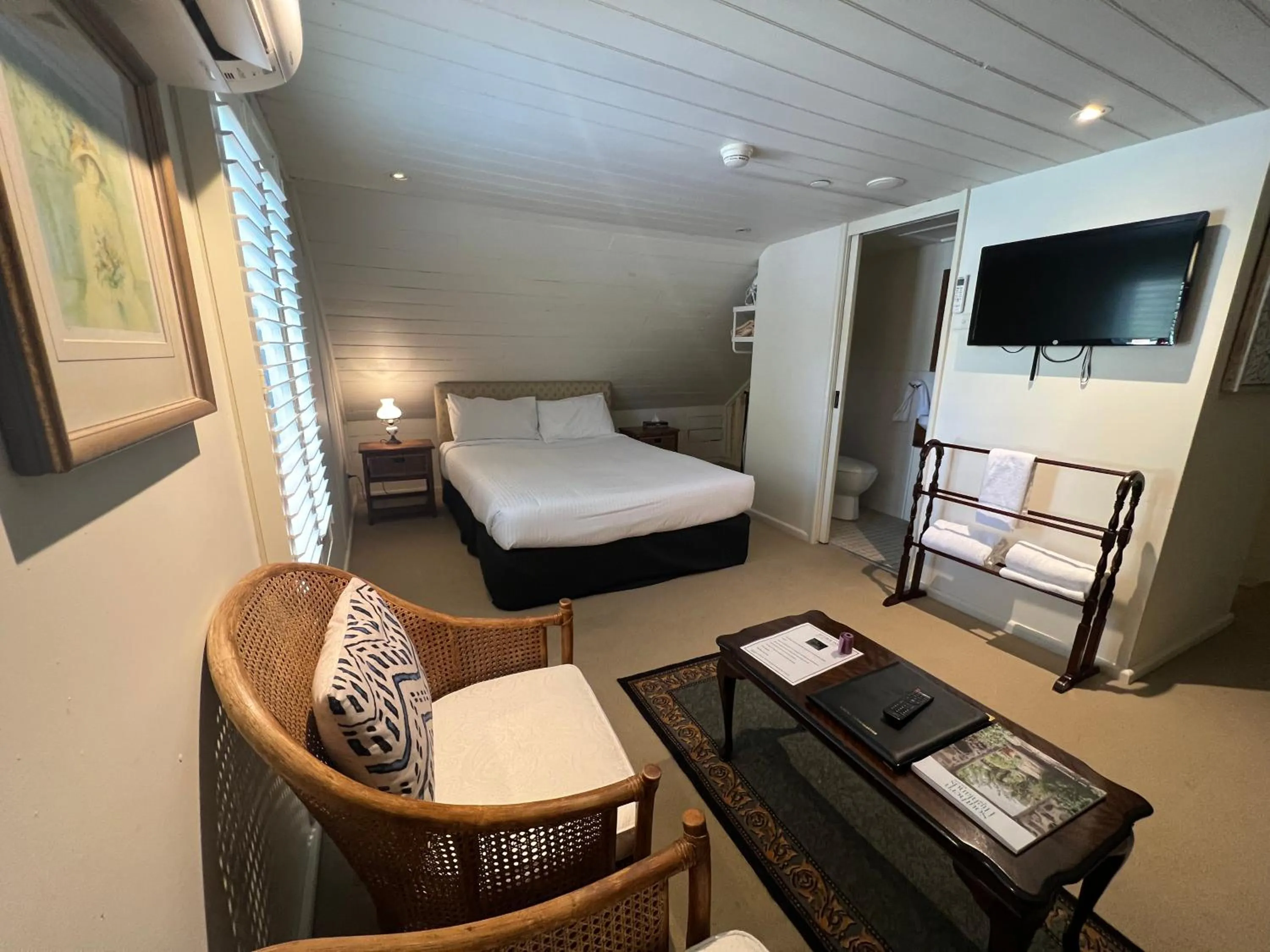 Bed in Fitzroy Inn Historic Retreat Mittagong