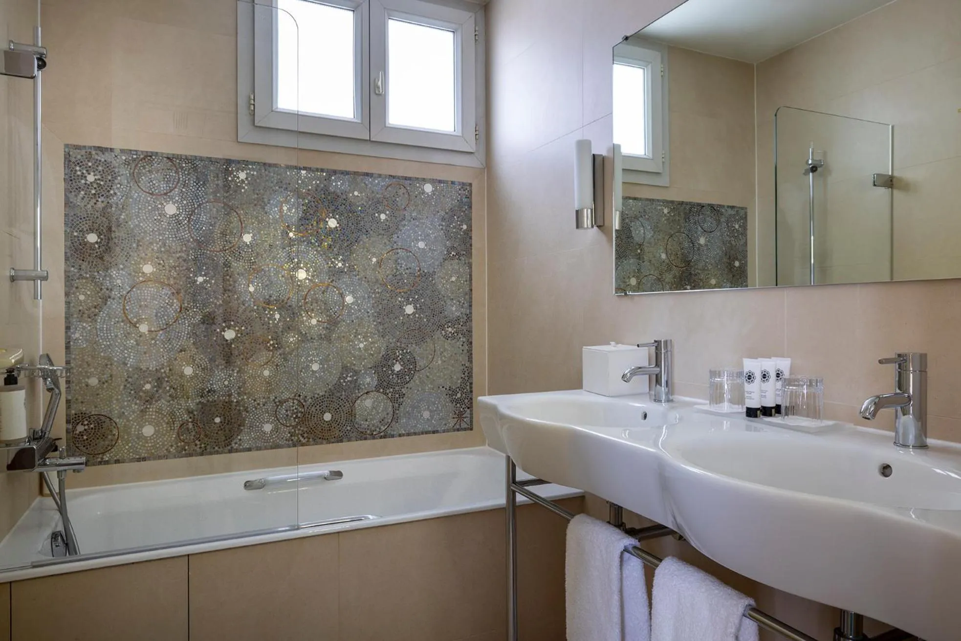 Bathroom in Hôtel Aiglon