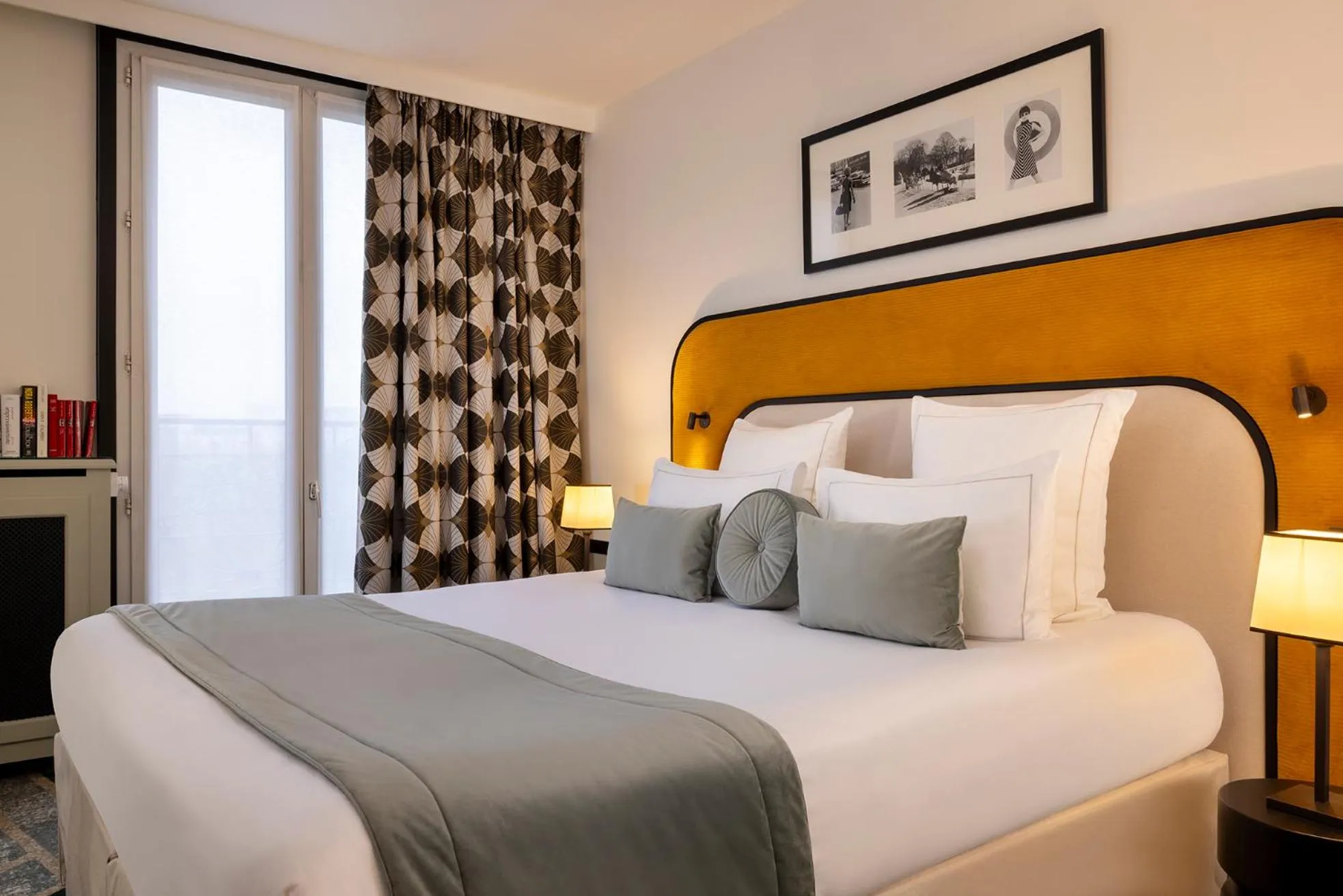 Bed in Hôtel Aiglon