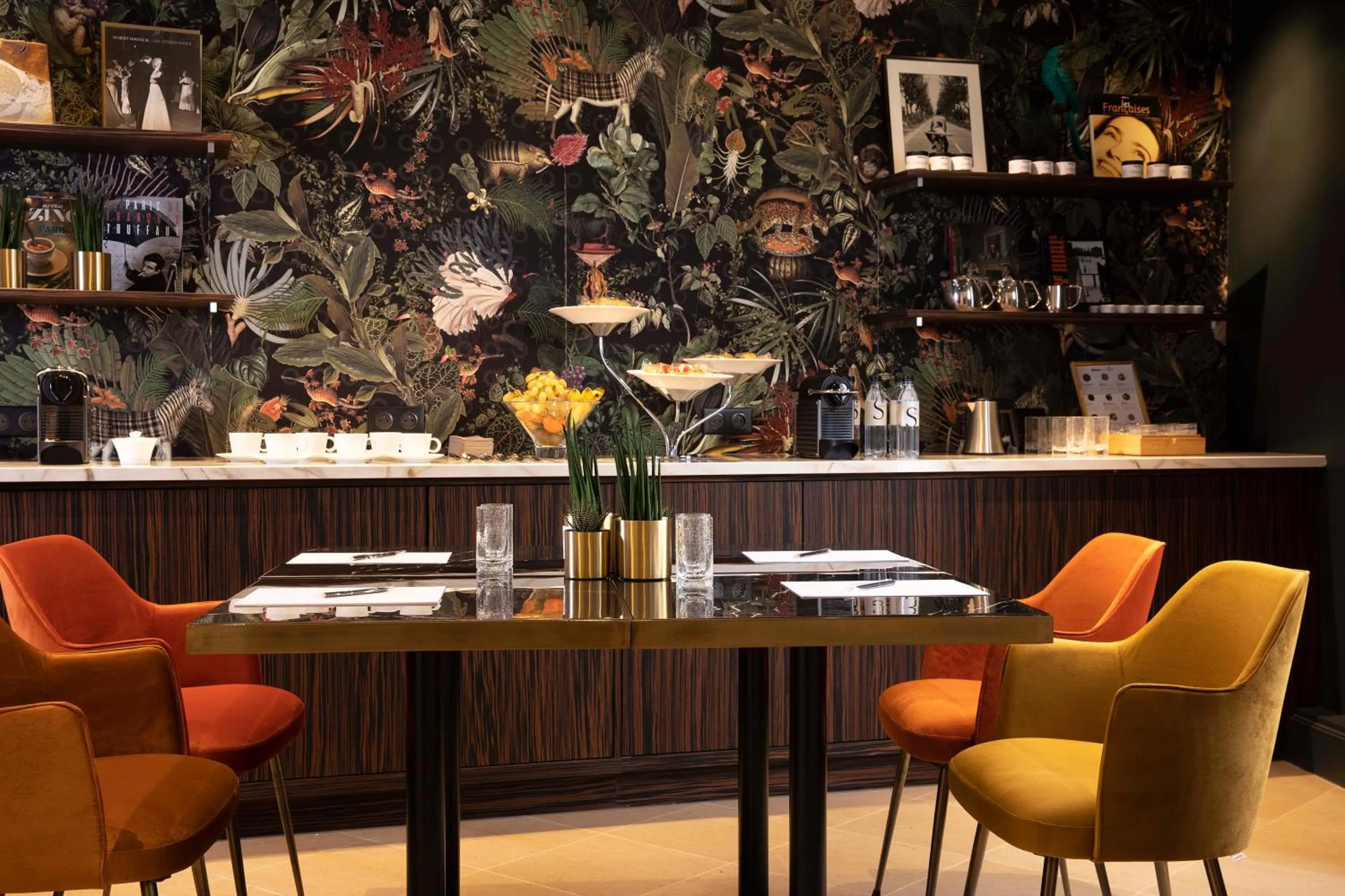 Restaurant/places to eat in Hôtel Aiglon